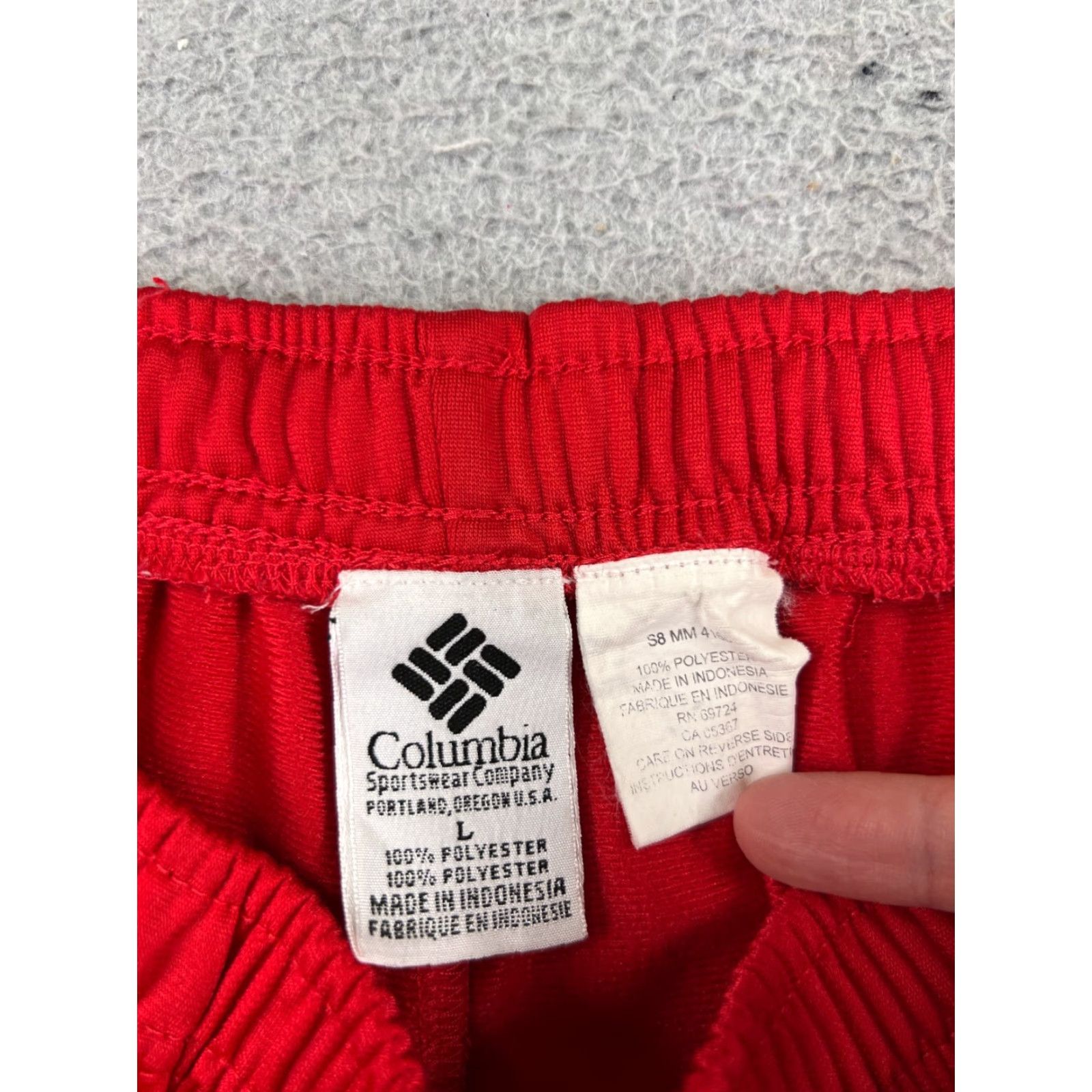 Vintage Columbia Men Shorts Regular Nylon Polyester Red White Black 100% Polyester Basketball Gym Size US 33 - 3 Thumbnail