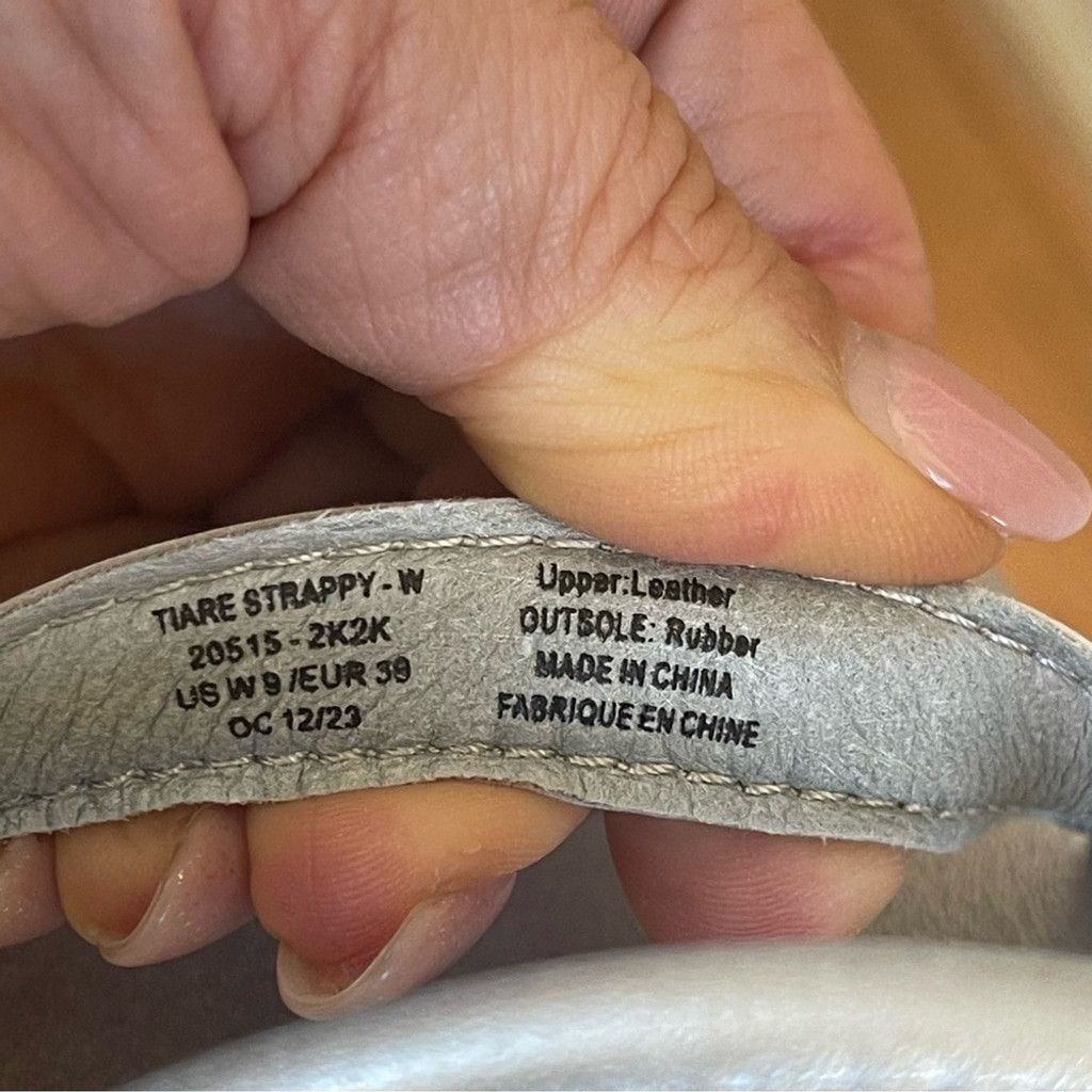 Olukai OluKai Tiare Strappy Silver Metallic Leather Sandals Size 9 Size US 9 / IT 39 - 12 Thumbnail