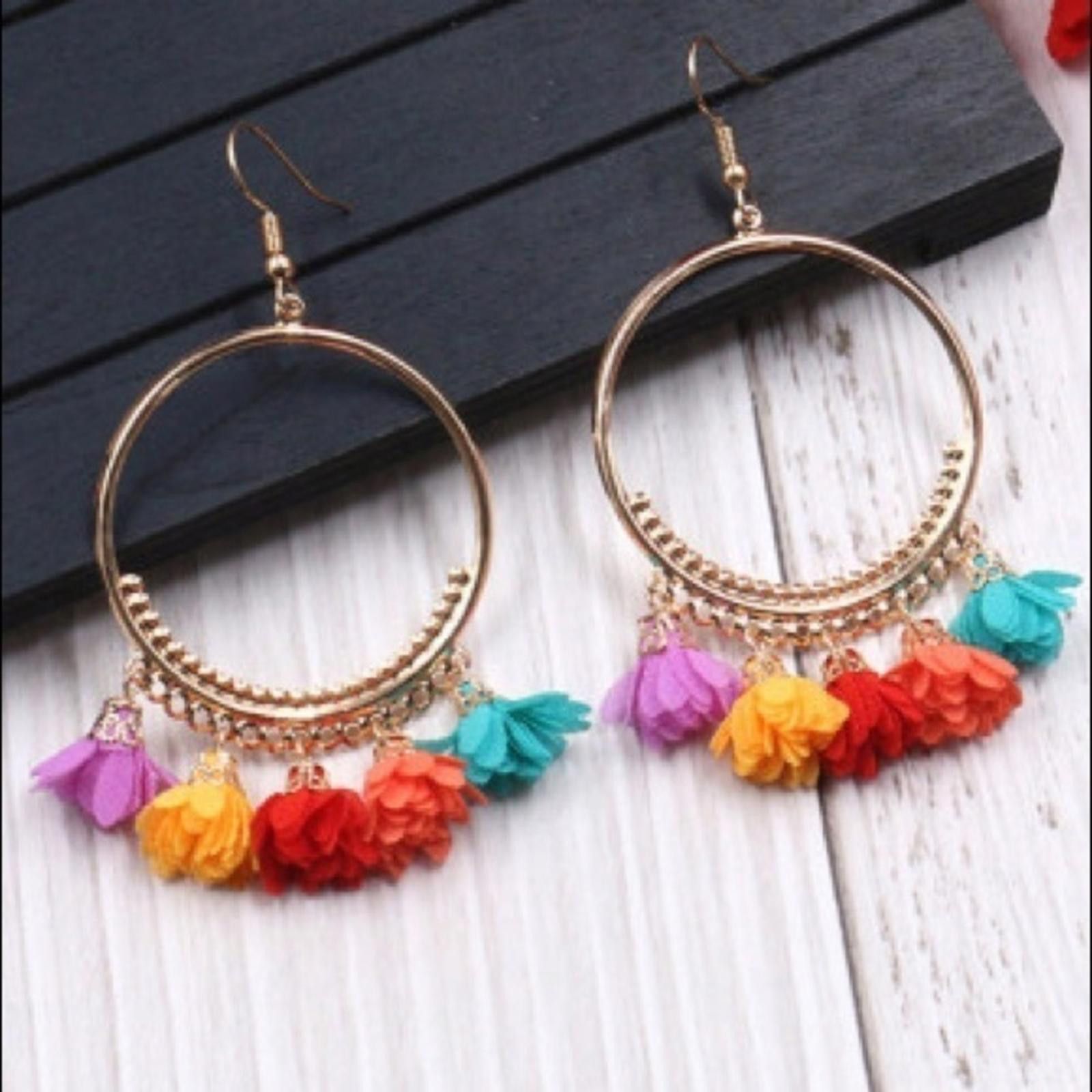 Designer Floral Hoop Earrings NWT Size ONE SIZE - 1 Thumbnail