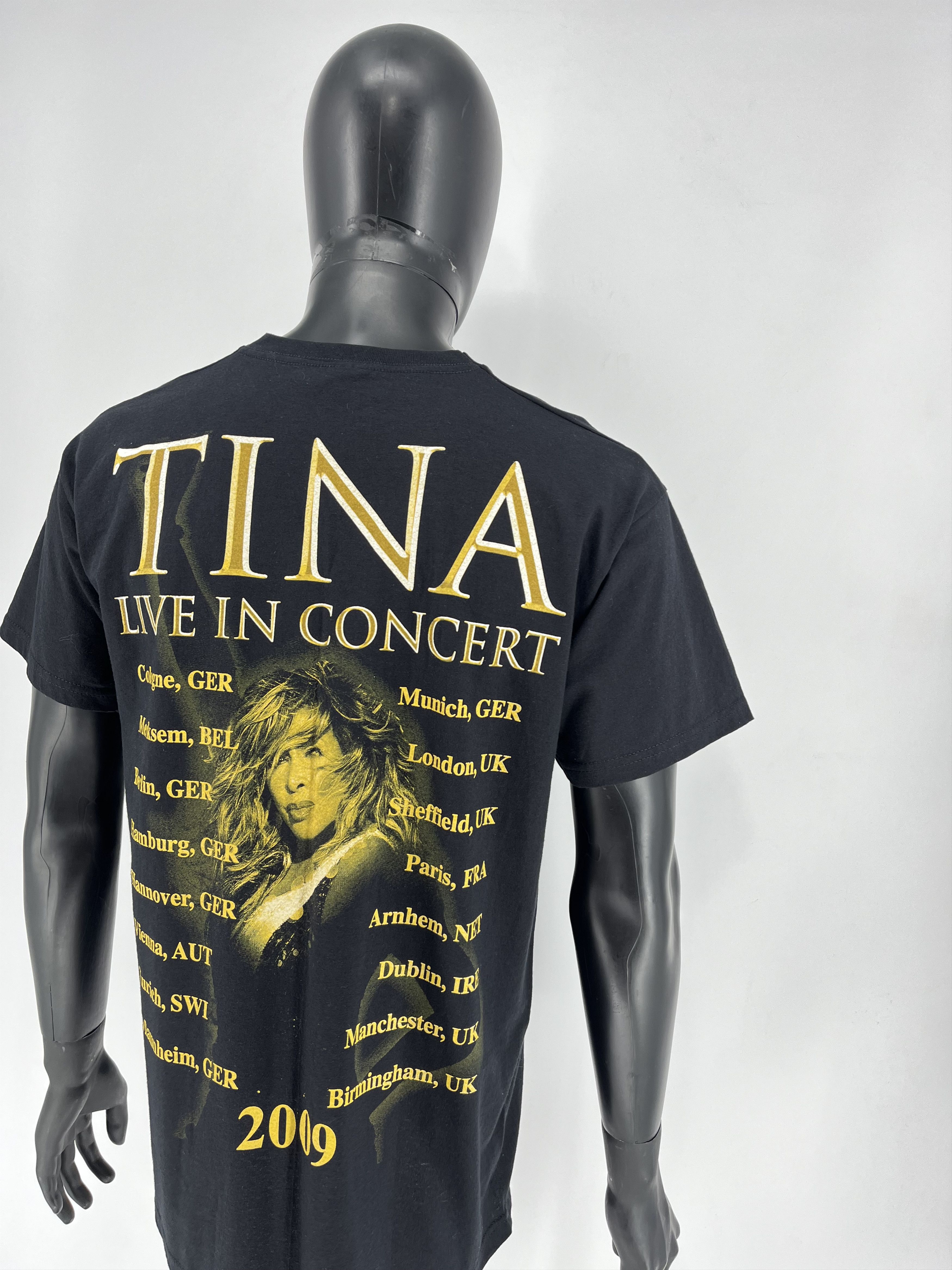 Band Tees Vintage Y2K 2009 Tina Turner Live In Concert T-shirt Size US M / EU 48-50 / 2 - 9 Thumbnail