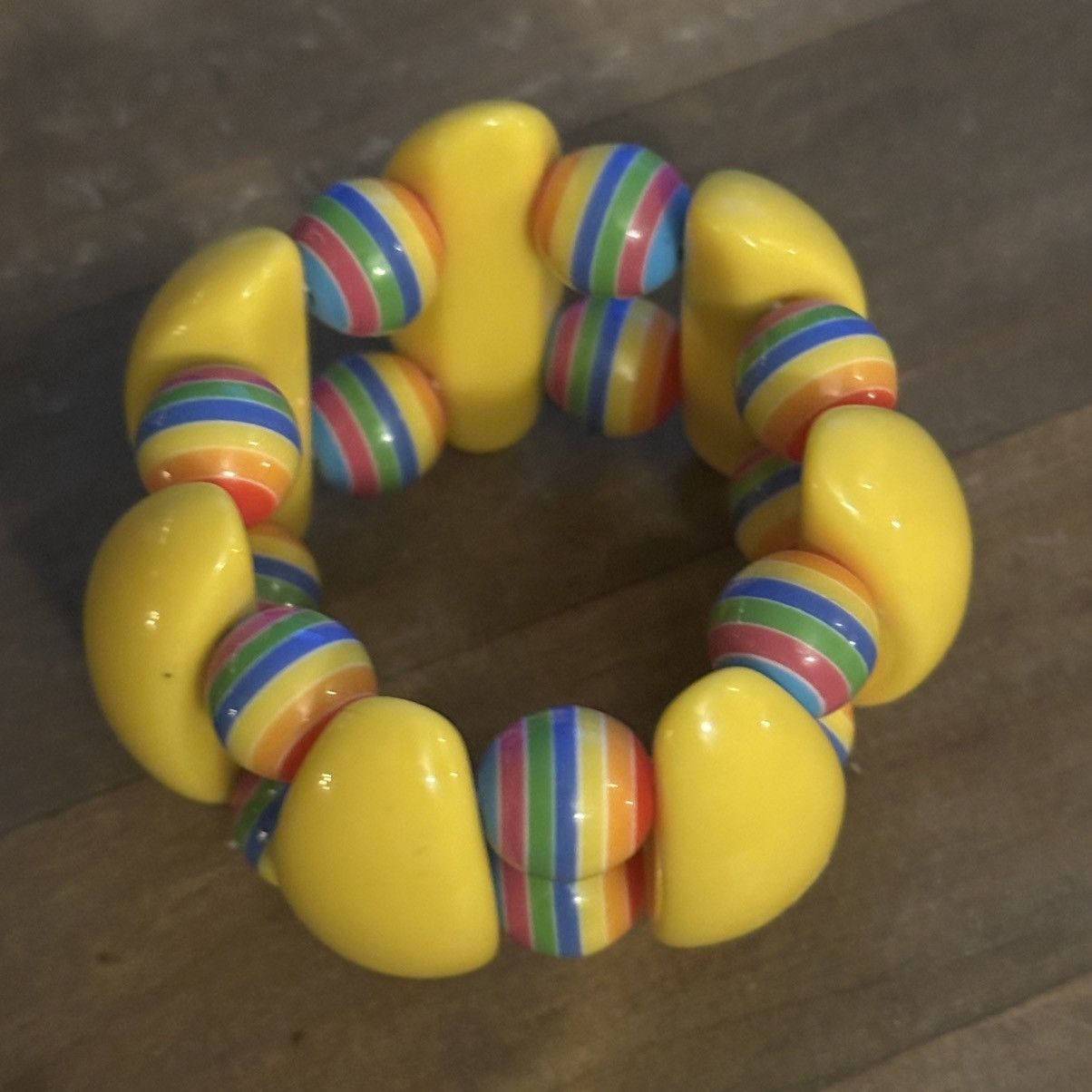 Other Yellow wedges & striped ball beads acrylic stretch bracelet Size ONE SIZE - 4 Thumbnail