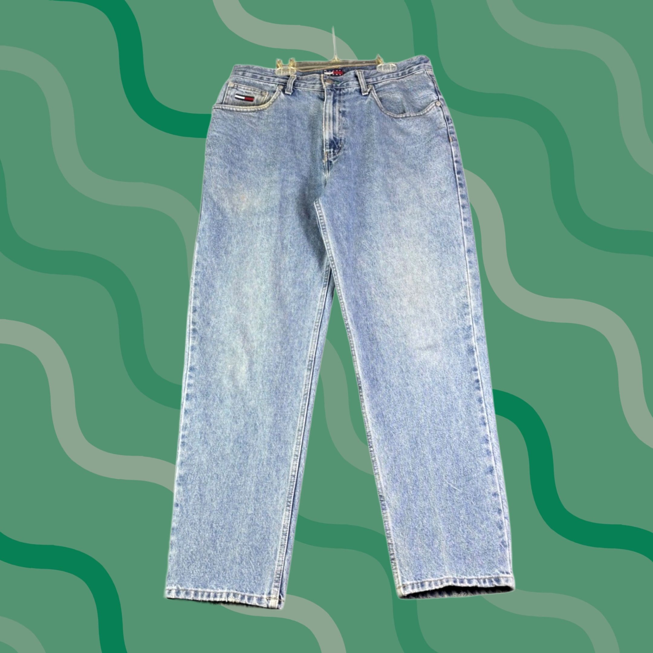 Tommy Hilfiger VINTAGE Tommy Hilfiger Jeans Light Wash Straight Leg Denim Mens 34x29 Slim? Regular? (adjusted) Size US 34 / EU 50 - 1 Thumbnail