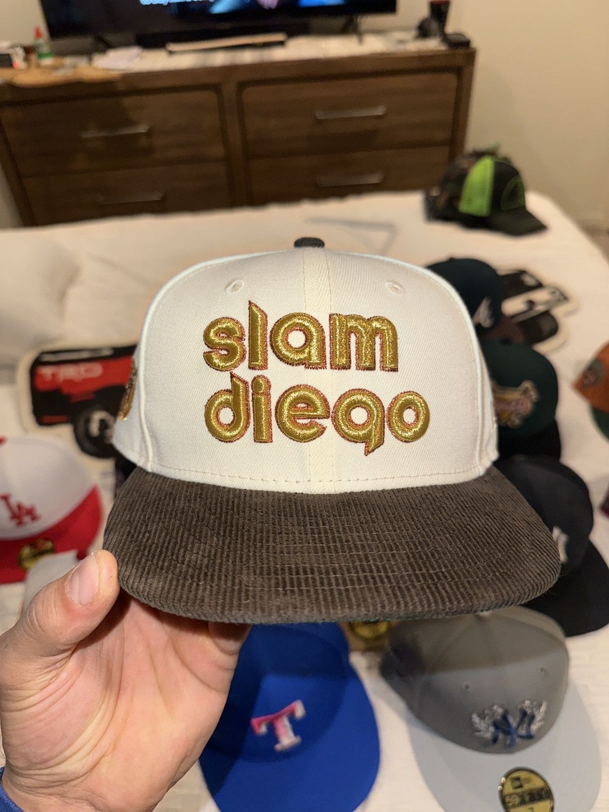 New Era San Diego Padres 7 1/8 “ slam diego “ Size ONE SIZE - 6 Thumbnail