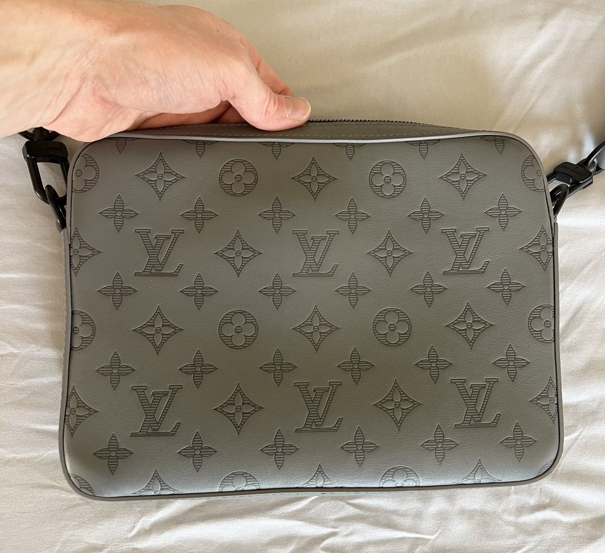Louis Vuitton LOUIS VUITTON Monogram Shadow LV Duo Messenger Bag Grey Size ONE SIZE - 9 Thumbnail