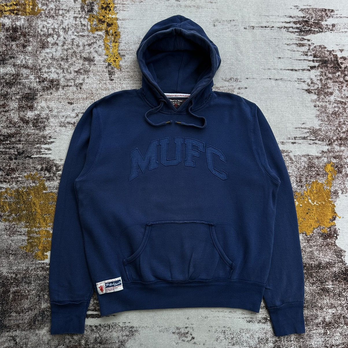 UEFA THE MANCHESTER UNITED FOOTBALL CLUB MAN UTD Size US L / EU 52-54 / 3 - 3 Thumbnail