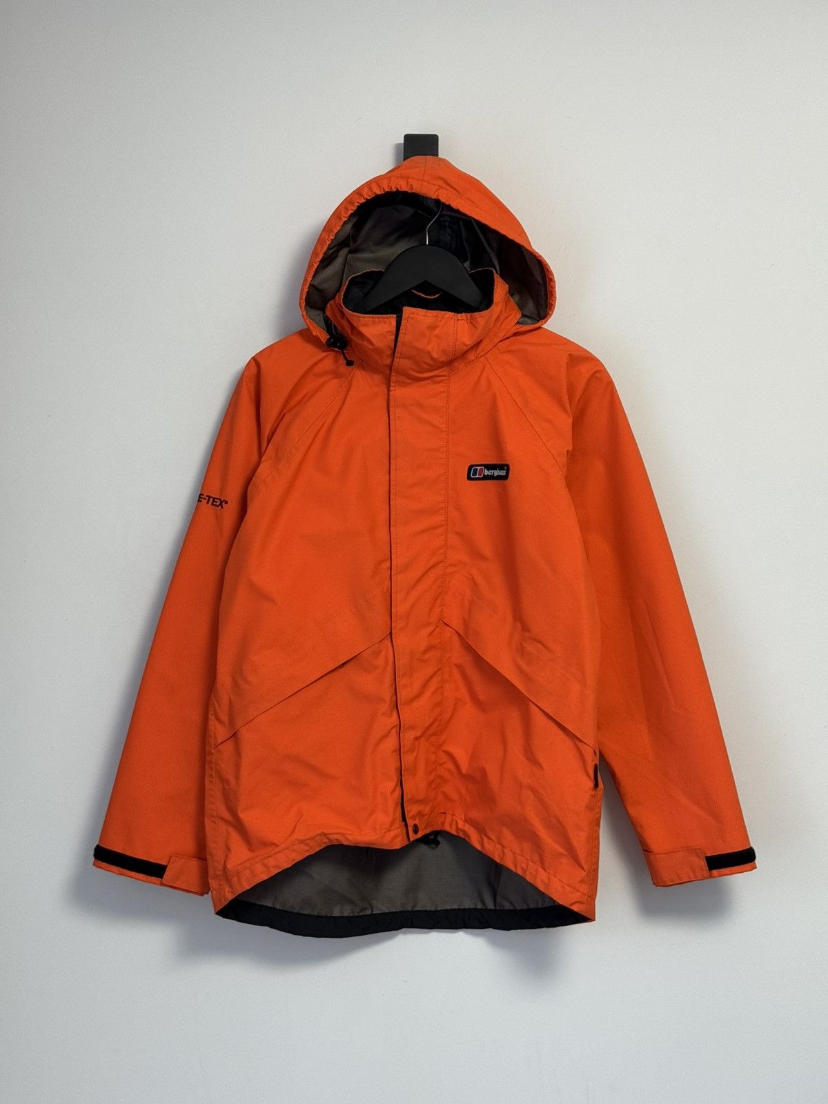 Berghaus Vintage Berghaus Gore-Tex Jacket Orange Mens Outdoor Size US S / EU 44-46 / 1 - 1 Thumbnail