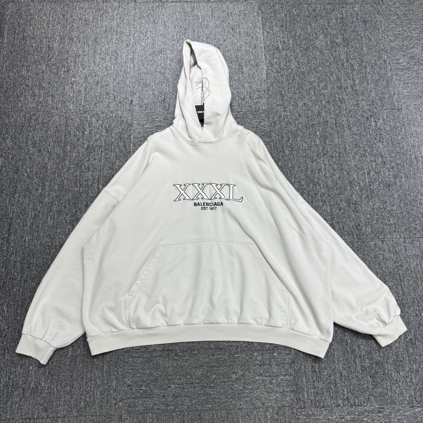 Balenciaga Balenciaga 3xl embroidered hoodie 2 98 New Size US M / EU 48-50 / 2 - 1 Thumbnail