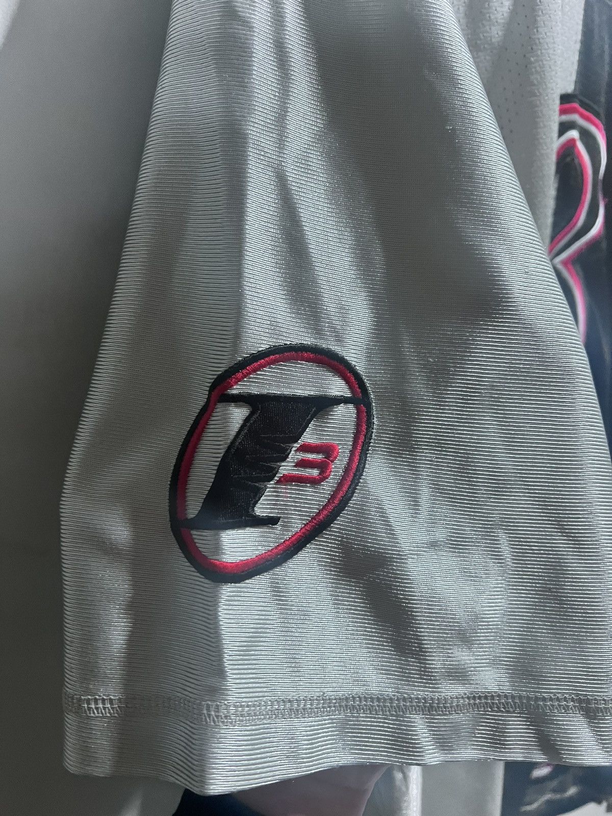 Reebok vintage reebok iverson rare white and black jersey Size US L / EU 52-54 / 3 - 6 Thumbnail