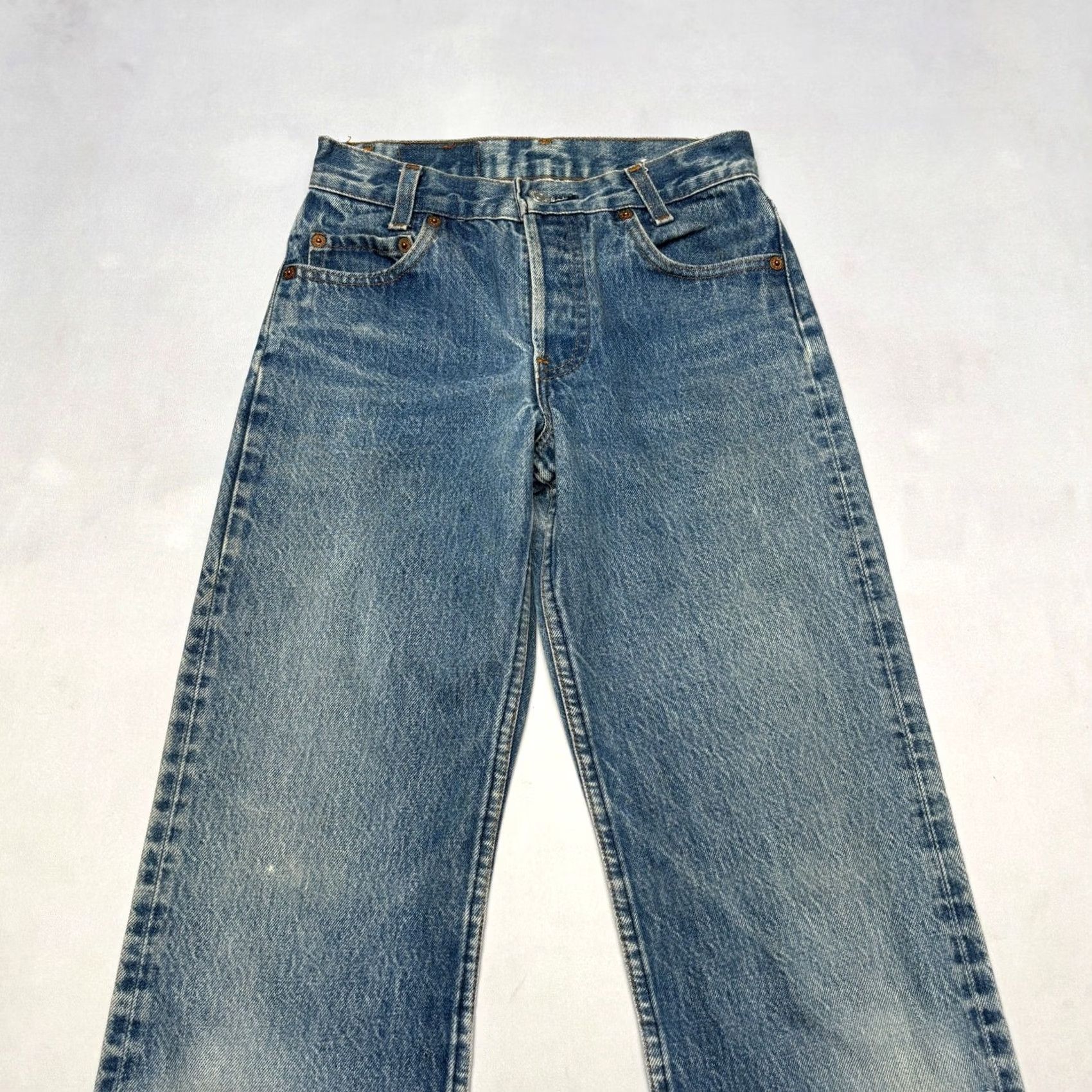 Levi's VINTAGE Levi's 701-0117 Student Fit Jeans Women 22x26 Blue Regular Straight Made in USA 80s 26x35 (22x26) Size 40" / US 18 - 2 Thumbnail