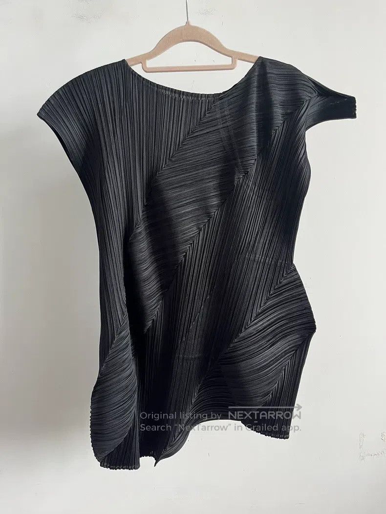 Issey Miyake Issey Miyake size:one size Black Short Sleeve Size XXS / US 00 / IT 34 - 1 Thumbnail