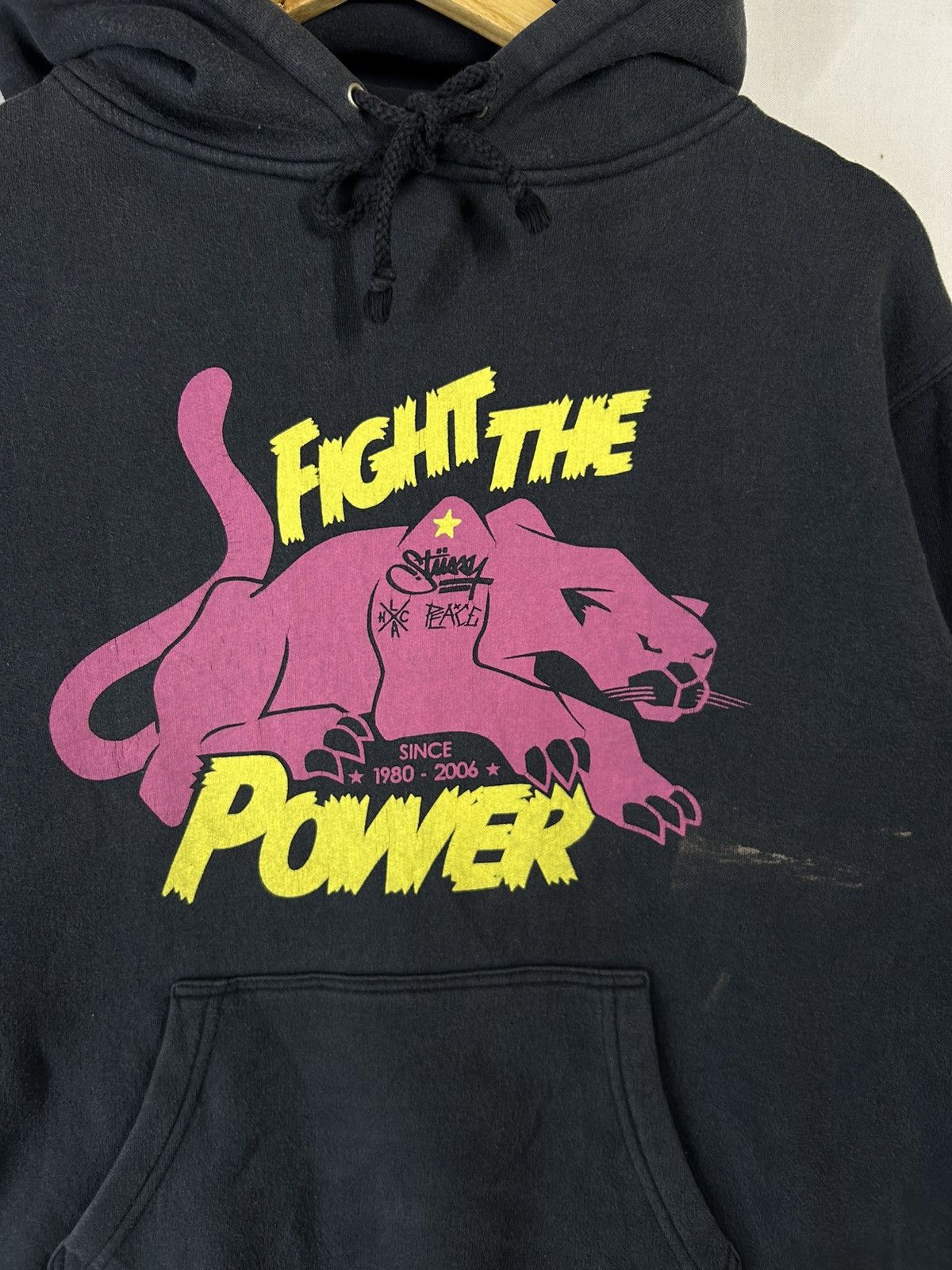 Japanese Brand × Stussy × Vintage Vintage 2006 Stussy Black Fight The Power Hoodie Size US M / EU 48-50 / 2 - 3 Thumbnail