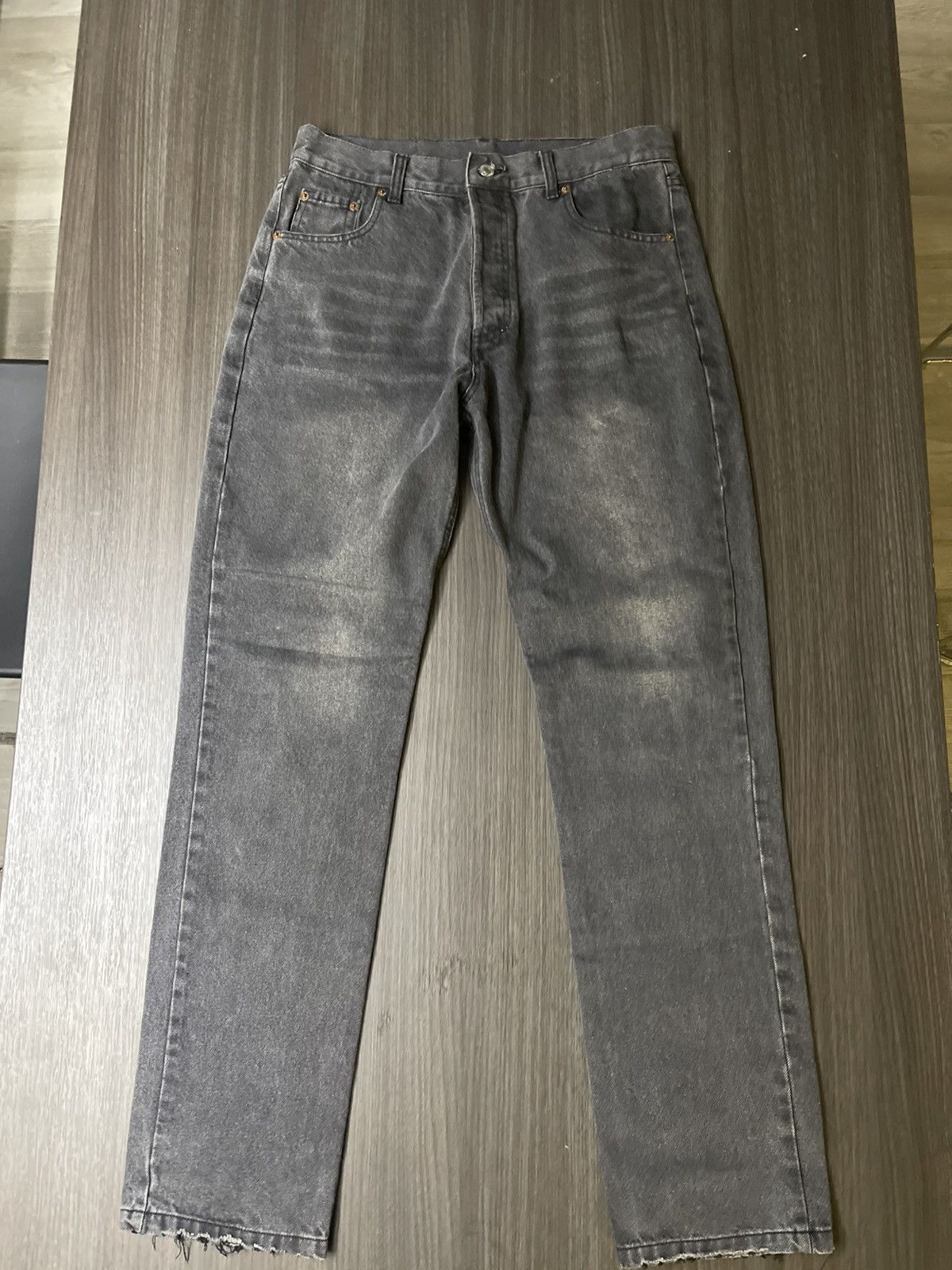 Levi's Vintage Clothing Vintage 32x34 Levi’s Jeans with distressing Size US 32 / EU 48 - 1 Thumbnail