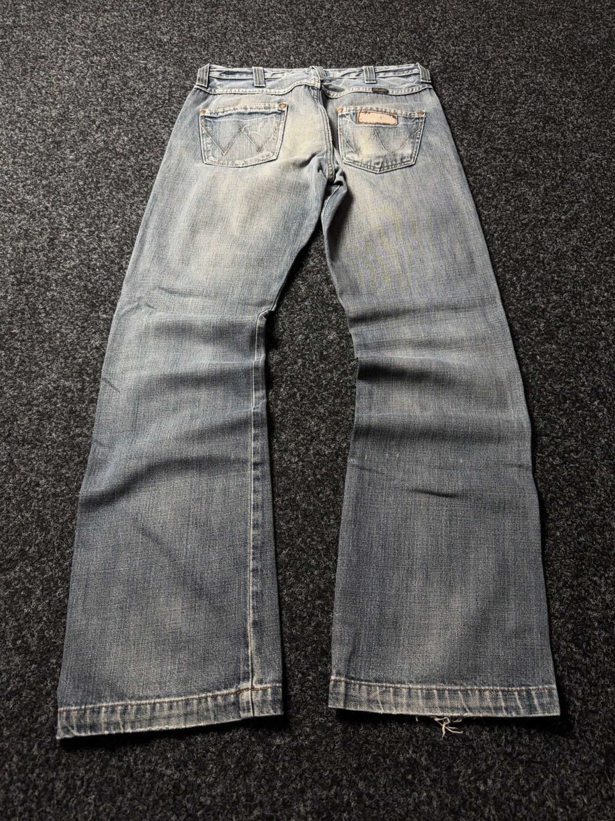 Wrangler Archive 90s Wrangler DAYTON Distressed Faded Bootcut Jeans Size US 32 / EU 48 - 13 Thumbnail