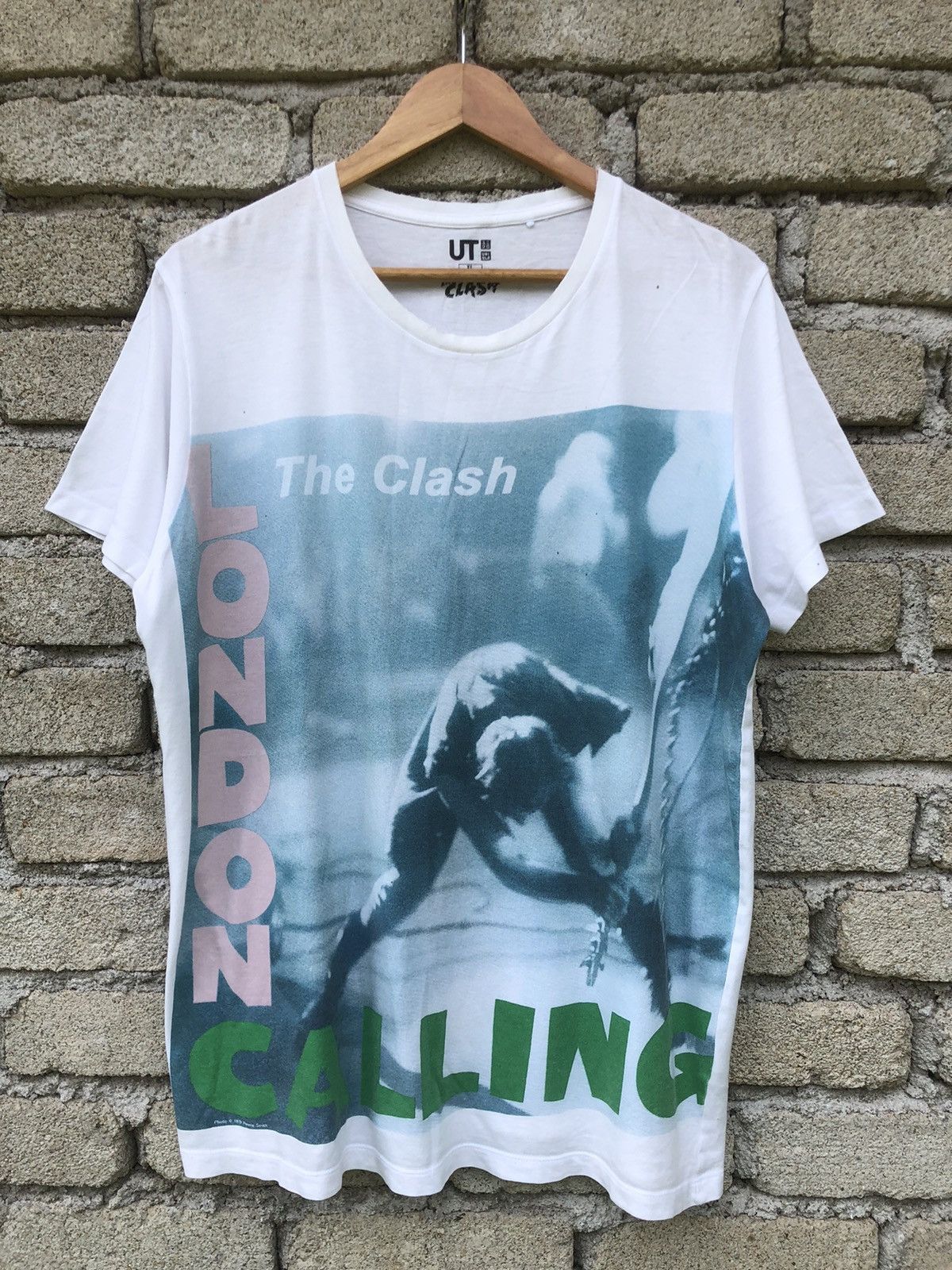 Band Tees UT Uniqlo X Band The Clash London Calling Tshirt Size US L / EU 52-54 / 3 - 1 Thumbnail