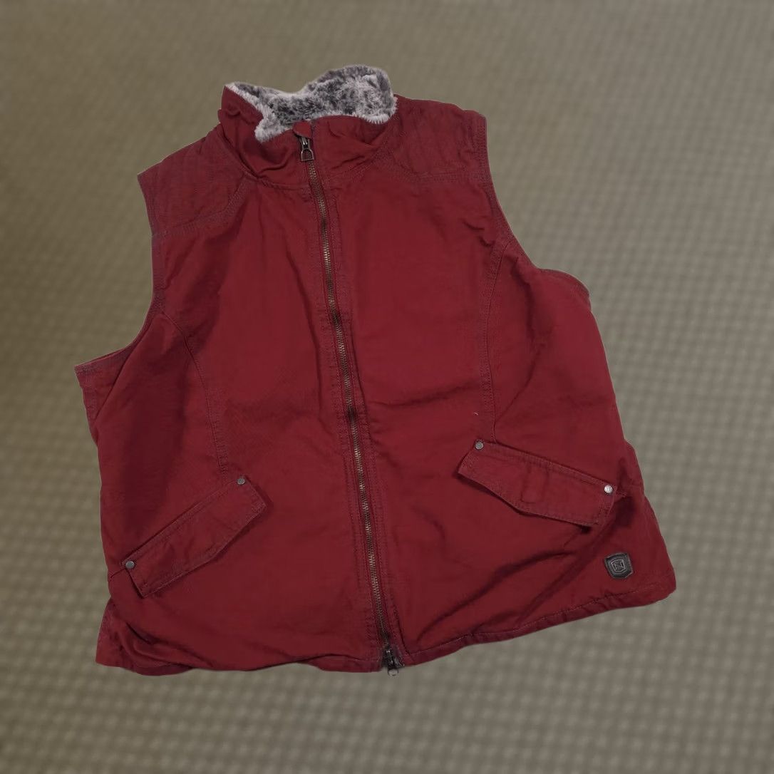 Vintage Noble Outfitters Vest Womens XL Burgundy Sherpa Lined Zip Pockets Outdoor Riding Size XL / US 12-14 / IT 48-50 - 1 Thumbnail