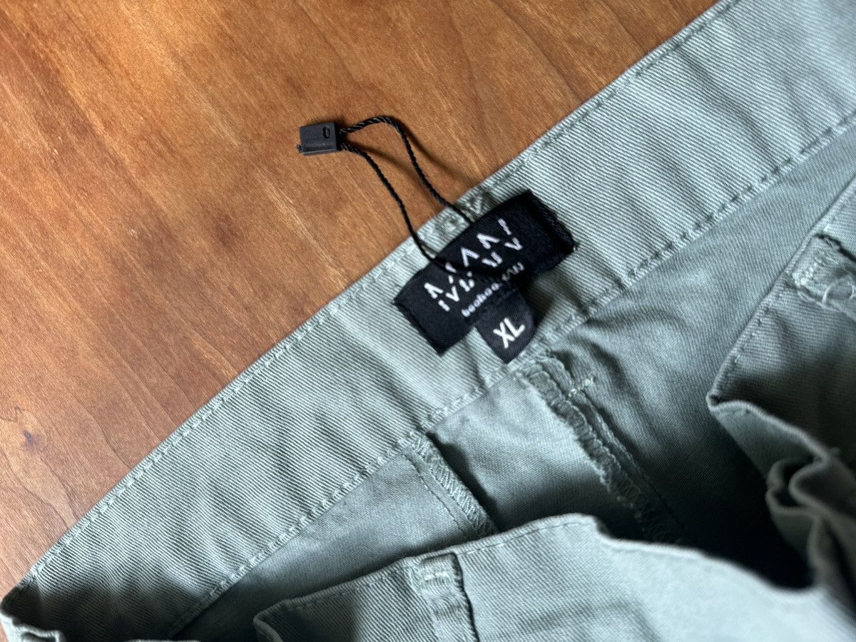 Boohoo BooHooMan Baggy Cargos light green Size US 36 / EU 52 - 2 Thumbnail