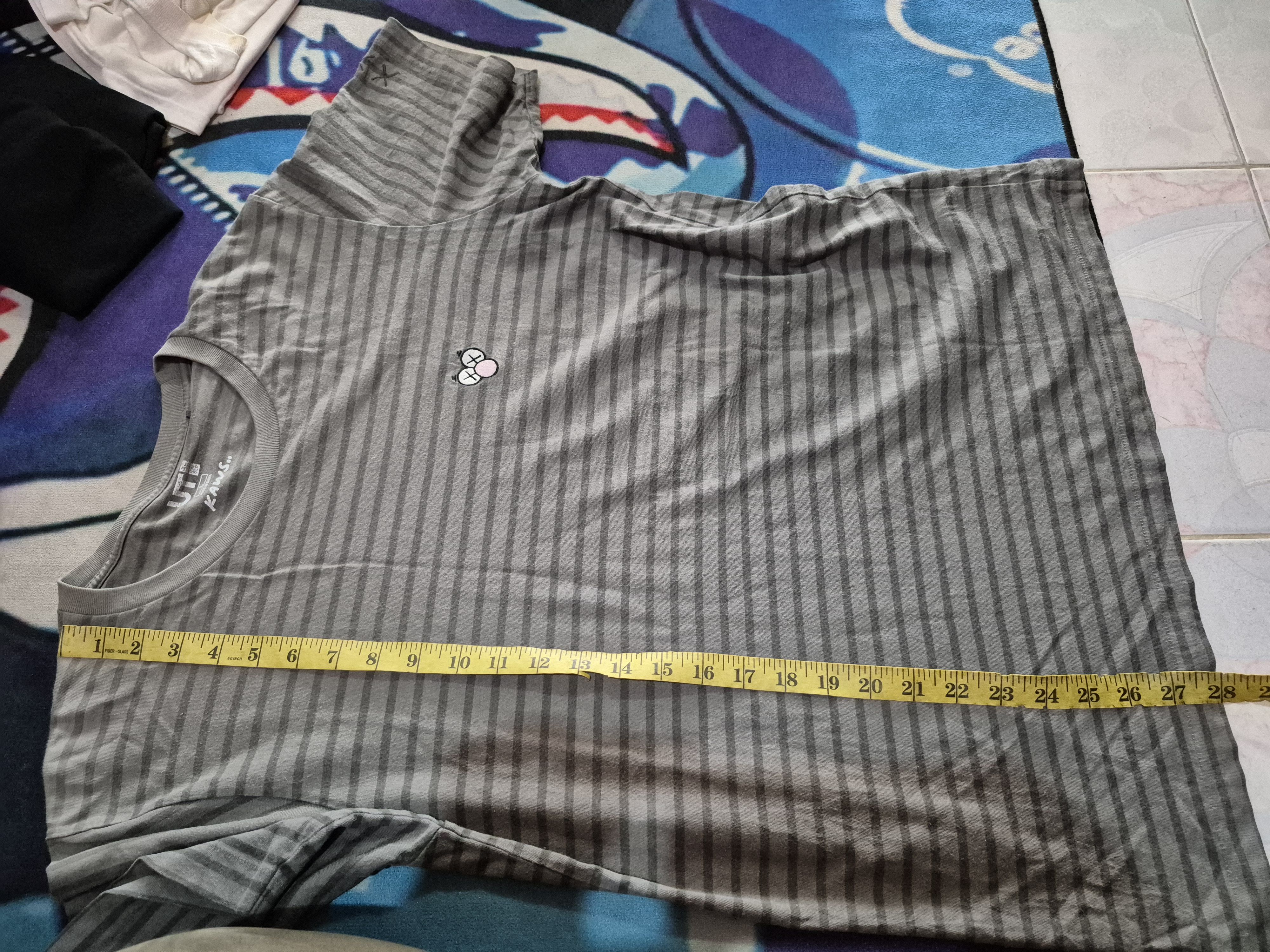 Japanese Brand 🔥 Uniqlo Kaws Stripes Mini Embroidery Tee Streetwear Skate Size US L / EU 52-54 / 3 - 10 Thumbnail