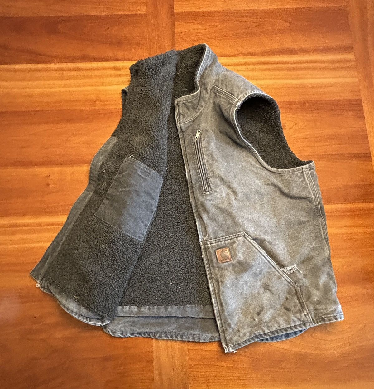 Carhartt Distressed Carhartt Sherpa lined vest V33-GVL Size US L / EU 52-54 / 3 - 5 Thumbnail