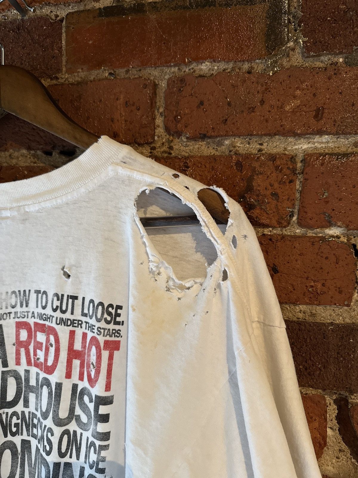 Vintage Thrashed Marlboro pocket tee shirt Size US XL / EU 56 / 4 - 8 Thumbnail