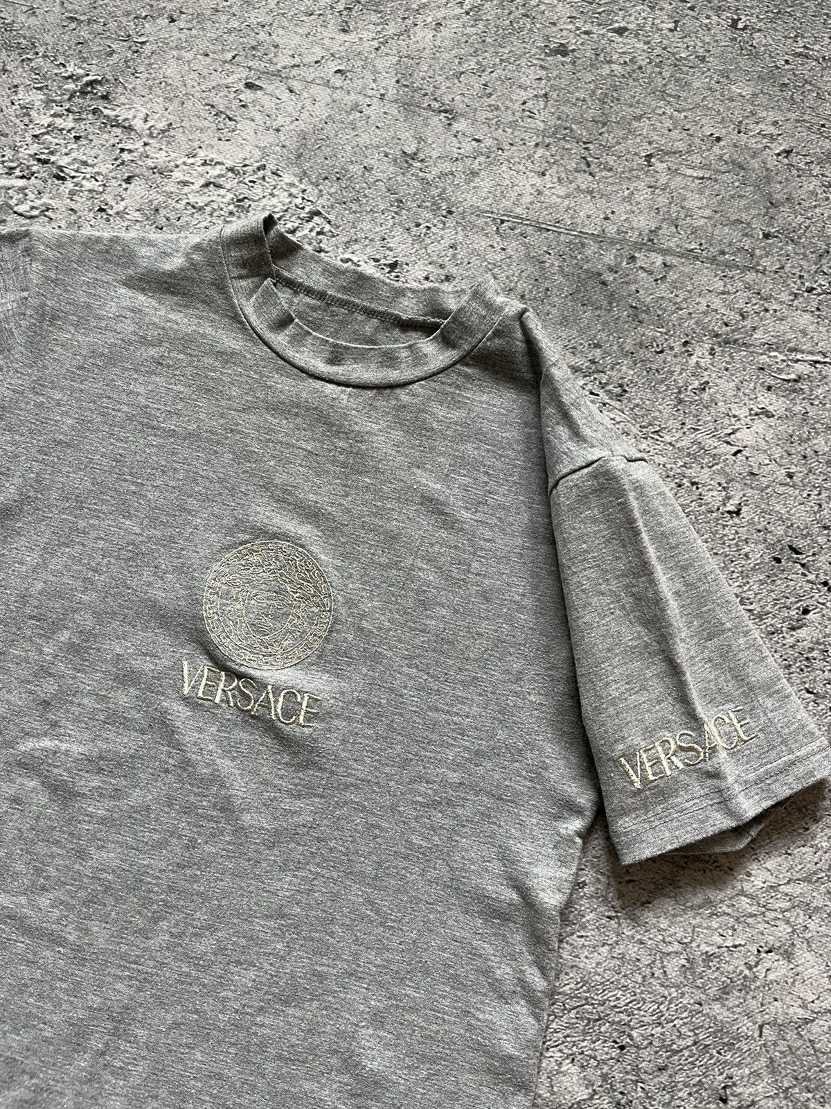 Versace Versace crop top T shirt meduza center logo Size US S / EU 44-46 / 1 - 5 Thumbnail