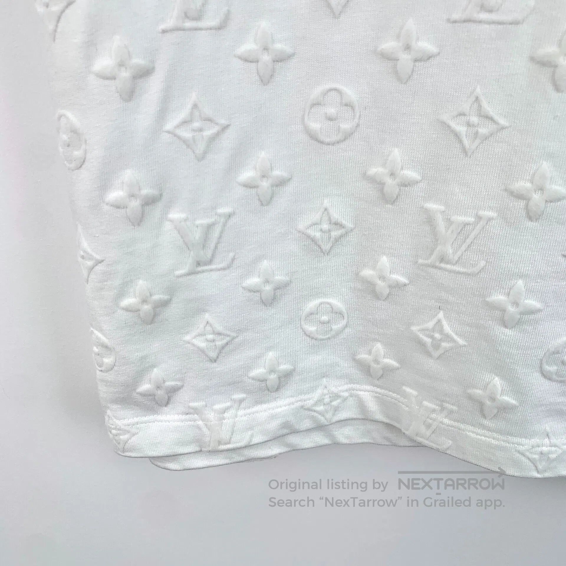 Louis Vuitton Louis Vuitton White logo embossed all-printed round neck s Size US XS / EU 42 / 0 - 4 Thumbnail