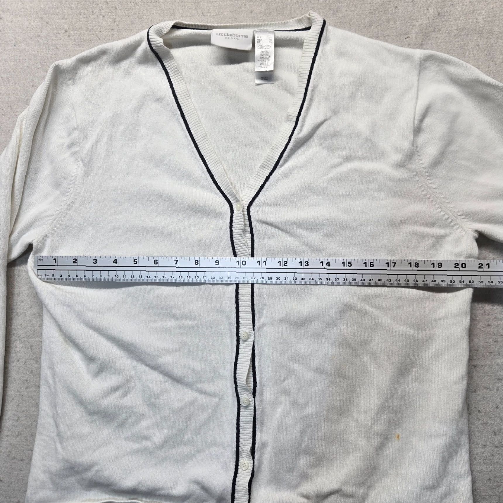 Liz Claiborne Liz Claiborne Solid White Button Up Cardigan Sweater Adult Women's Size XL Size XL / US 12-14 / IT 48-50 - 4 Thumbnail