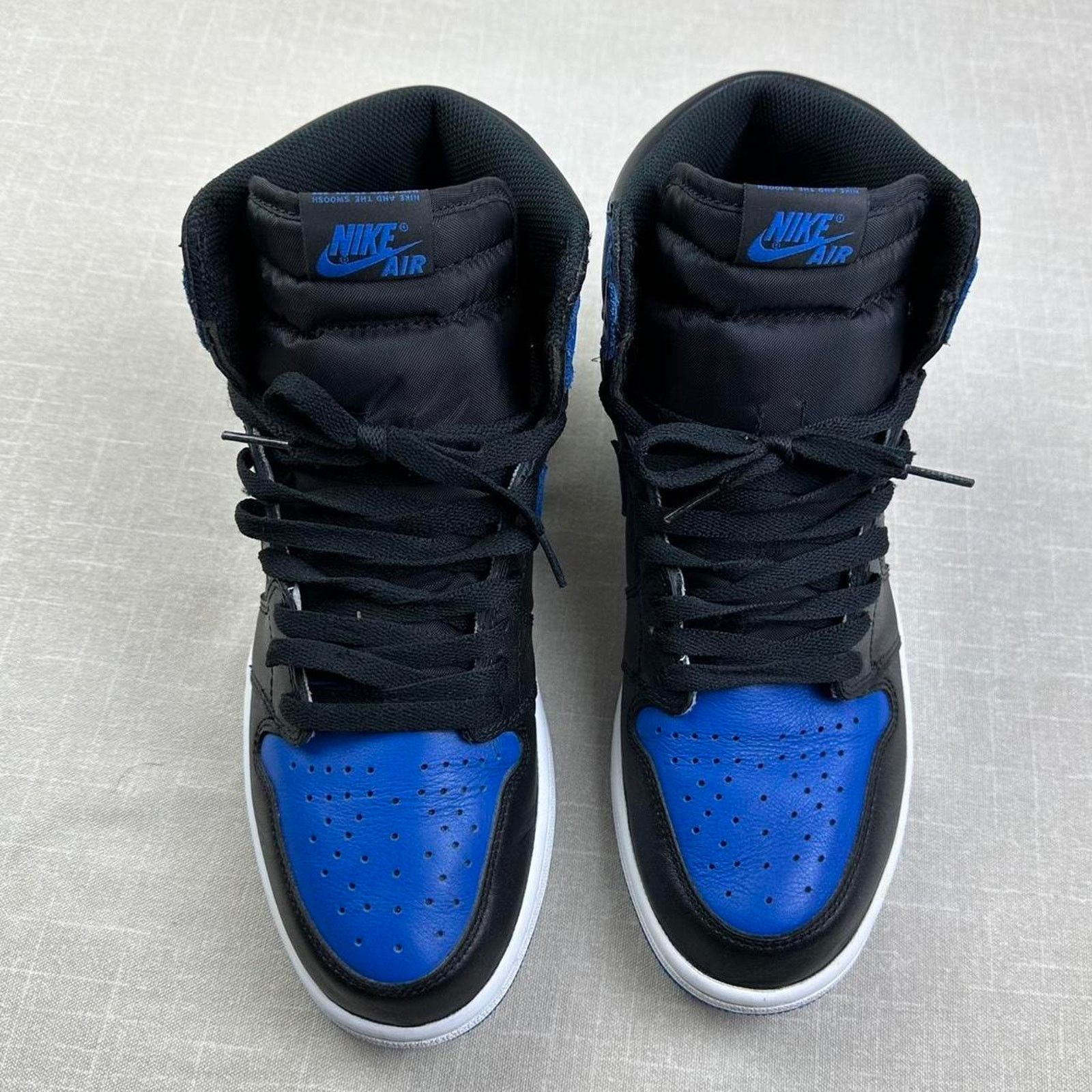 Jordan Brand 2017 Jordan 1 High "Royal" Men 11 Size US 11 / EU 44 - 3 Thumbnail
