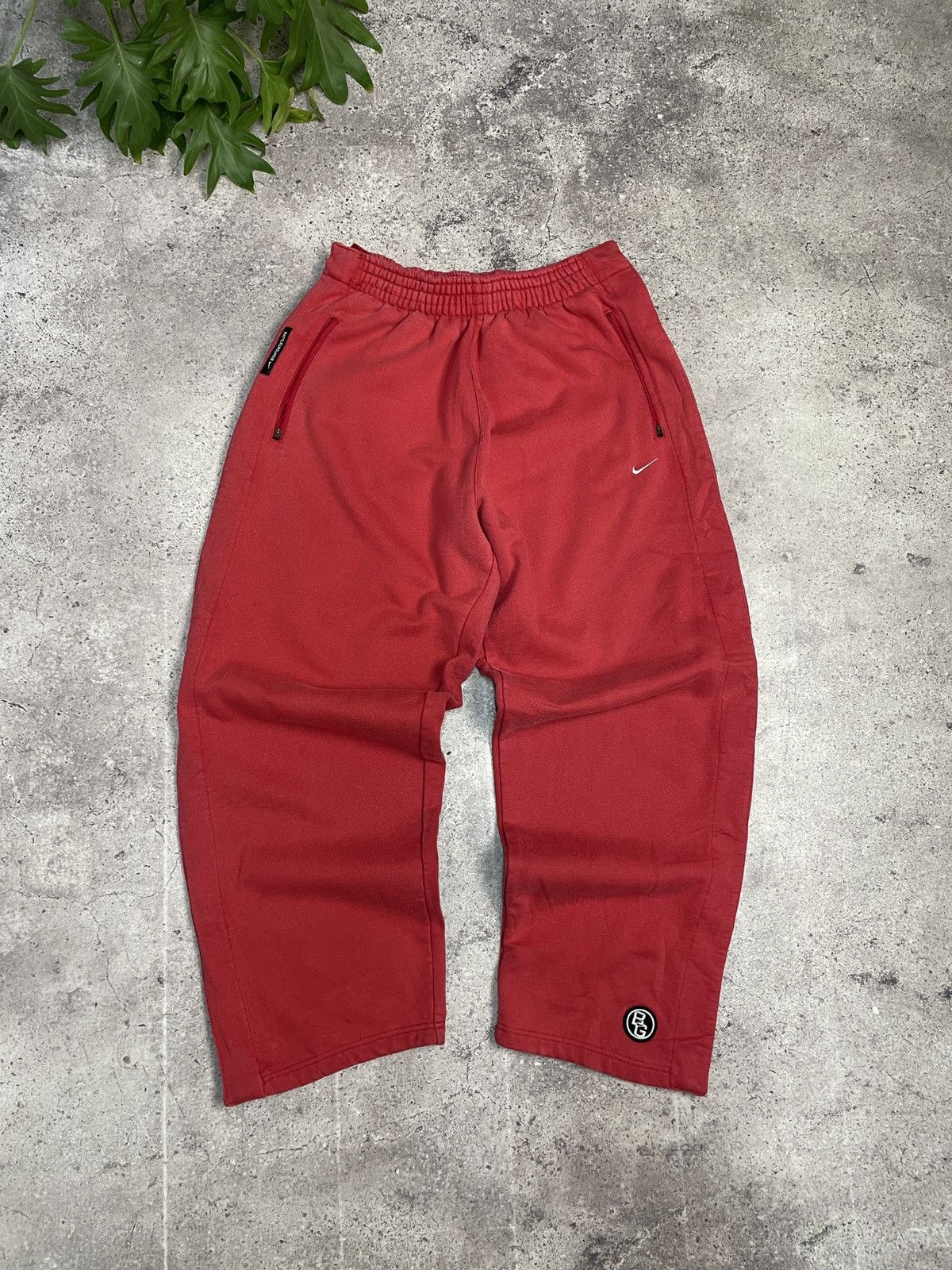 Vintage Vintage 00s Nike Drill Sweet Red Track Pants Swoosh Logo Size US 34 / EU 50 - 1 Thumbnail