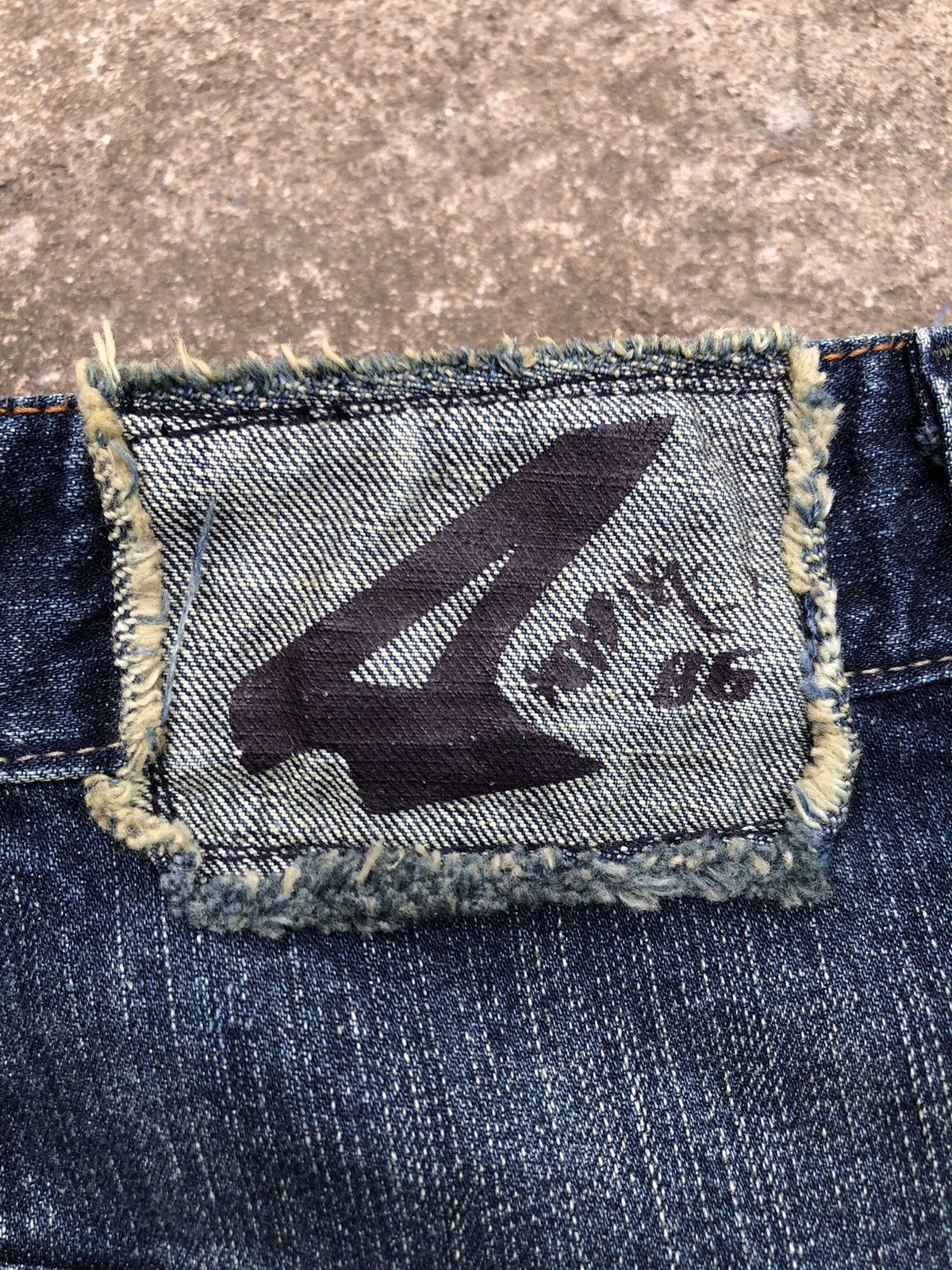 Airwalk Airwalk Vintage Baggy Distressed Denim Patch Loose Studded Size US 32 / EU 48 - 19 Thumbnail