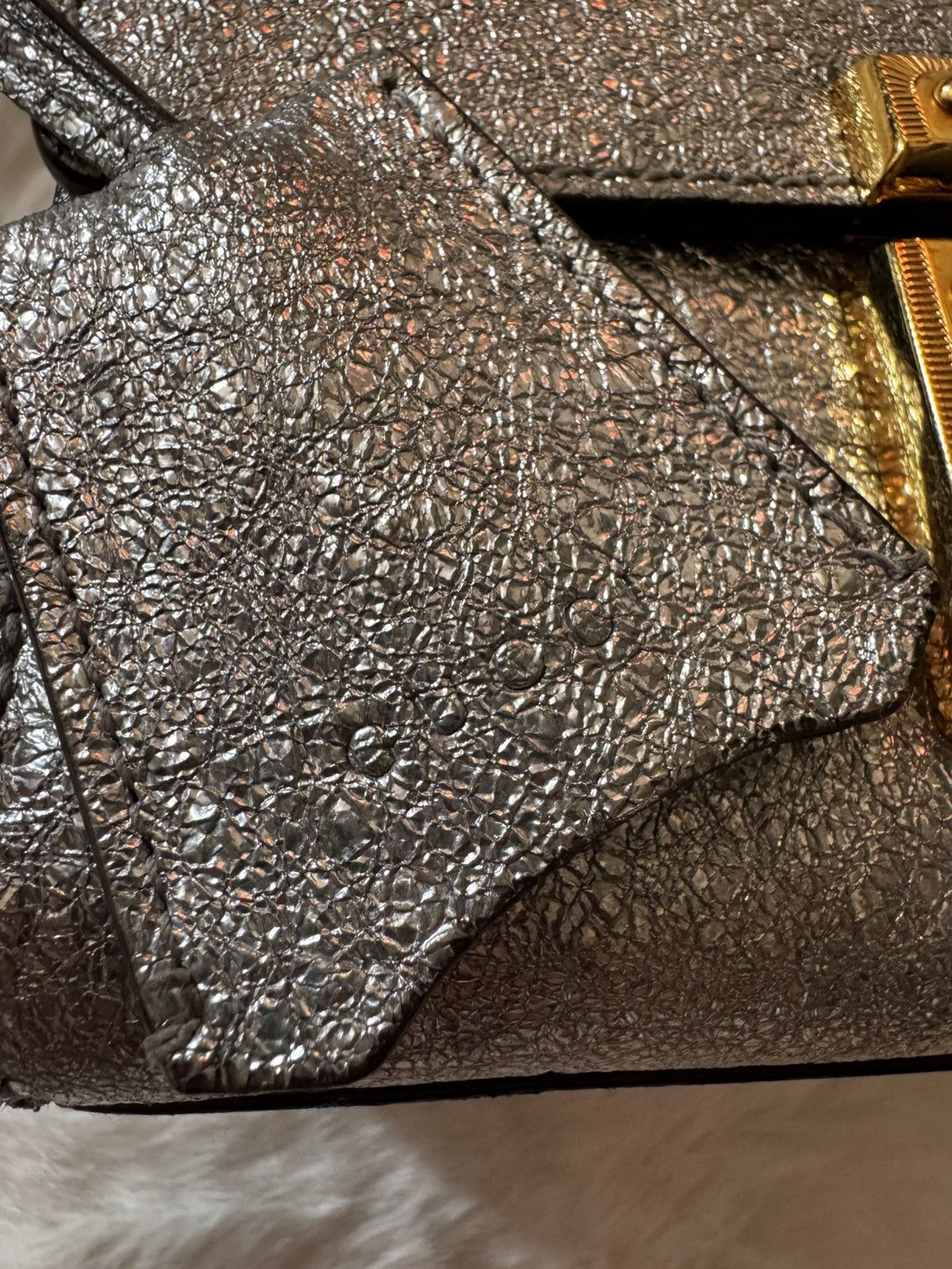 Gucci Gucci Metallic Silver Crinkled Leather Size ONE SIZE - 4 Thumbnail