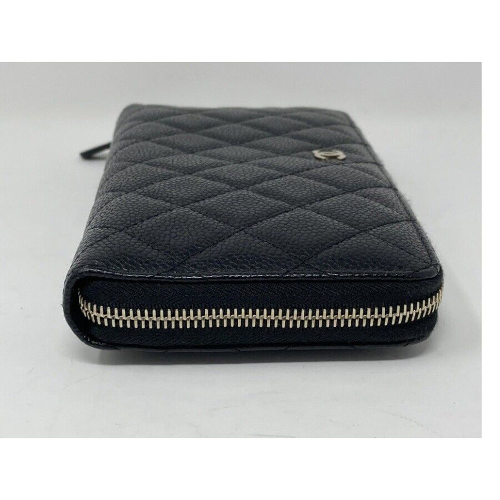 Chanel Authentic chanel quilted caviar zip wallet Size ONE SIZE - 7 Thumbnail