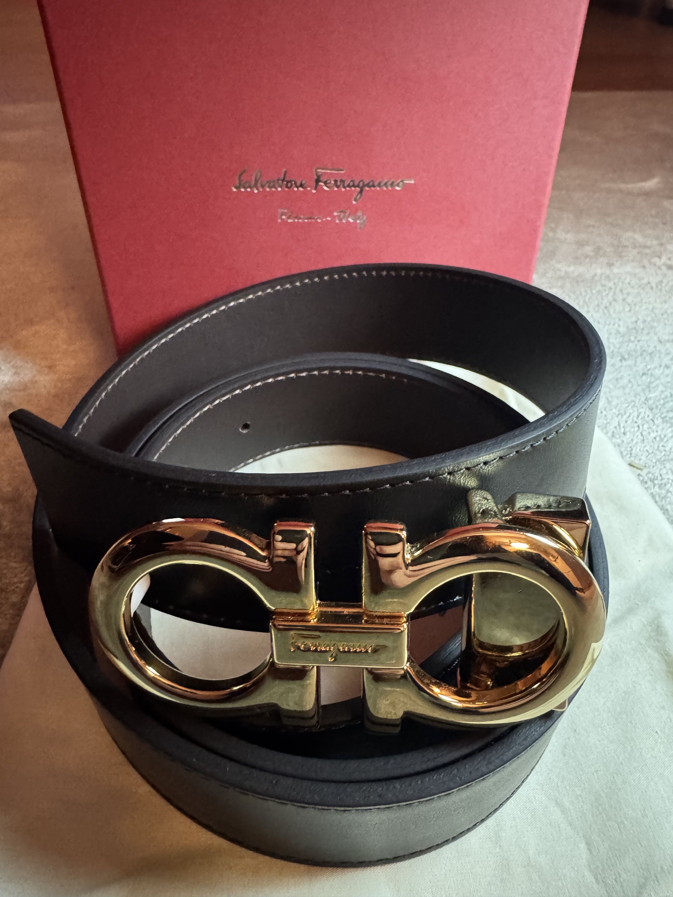 Salvatore Ferragamo Salvatore Ferragamo black leather belt with gold buckle Size 40 - 1 Thumbnail