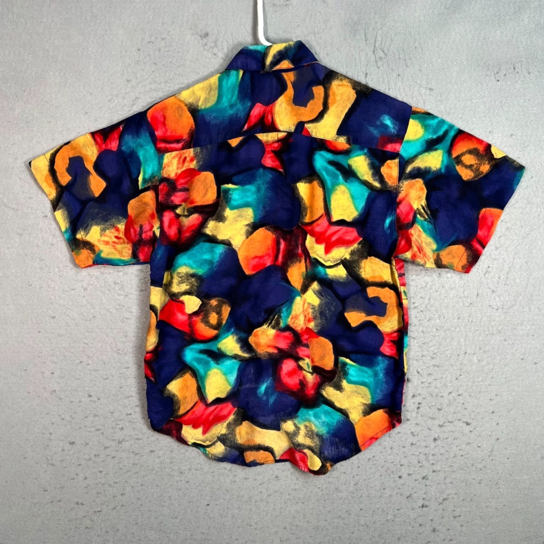 Guess VINTAGE GUESS Shirt Womens Small Abstract Short Sleeve Rayon Button-Up Size S / US 4 / IT 40 - 2 Thumbnail