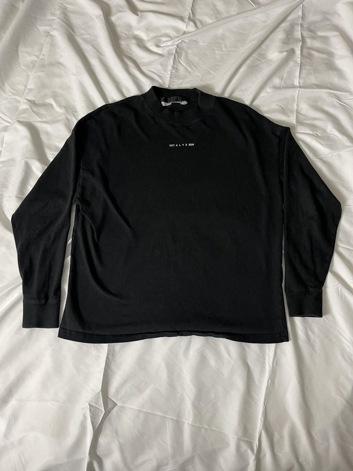 1017 ALYX 9SM Alyx Longsleeve Size US XXS / EU 40 - 1 Thumbnail