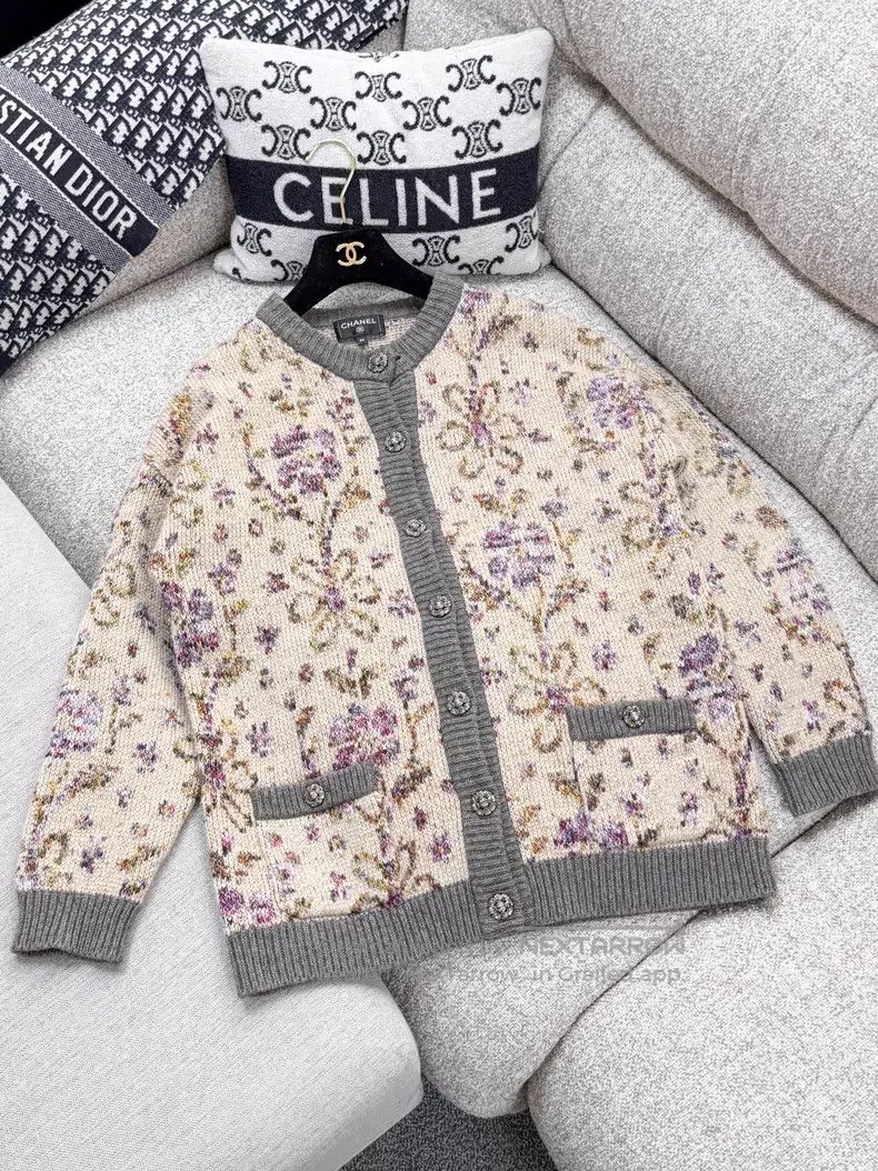 Chanel Chanel Vintage khaki floral long-sleeved knitted cardigan Size XXS / US 00 / IT 34 - 2 Thumbnail