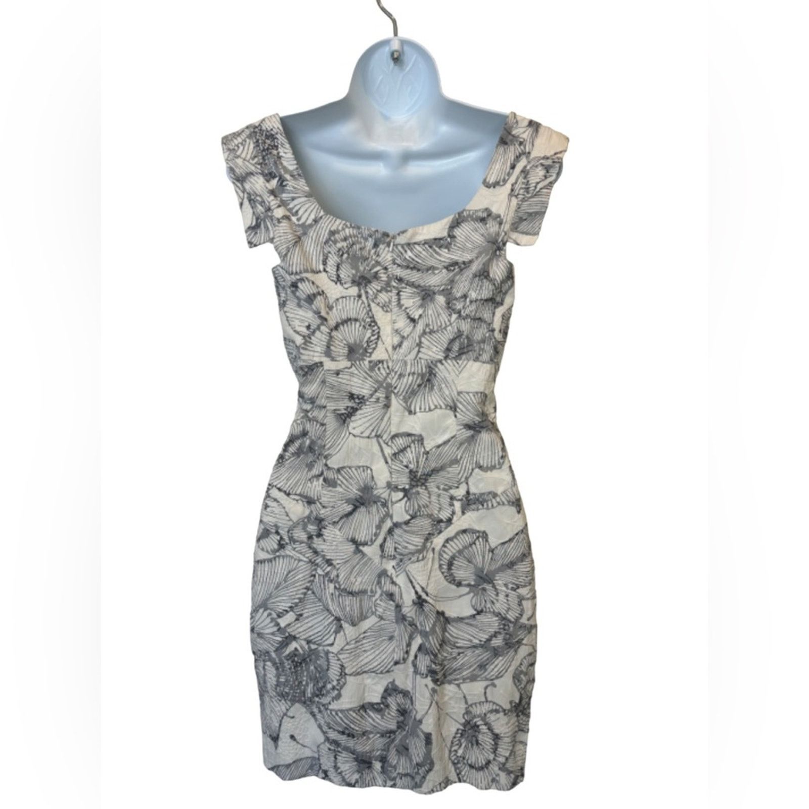 Black Halo Black Halo Jackie O Sheath Dress Floral Textured Size O Size XS / US 0-2 / IT 36-38 - 4 Thumbnail