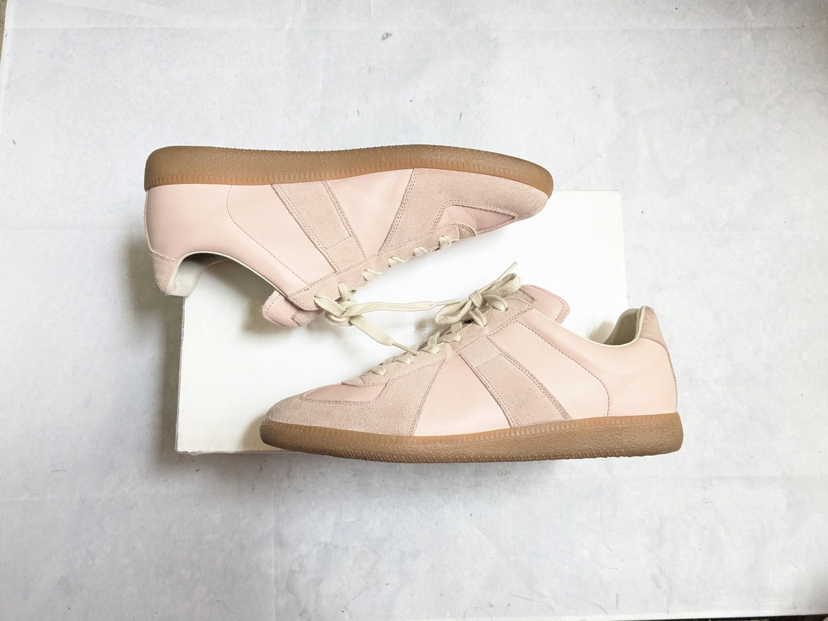 Maison Margiela Maison Margiela Replica GAT Pink 9 42 Low Tops Gum Size US 9 / EU 42 - 2 Thumbnail