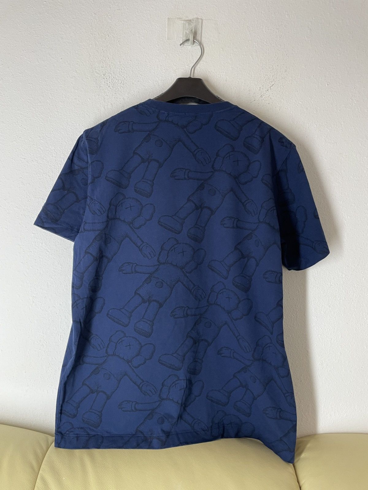 Kaws × Uniqlo Uniqlo X Kaws monogram T shirt tee Size US L / EU 52-54 / 3 - 9 Thumbnail