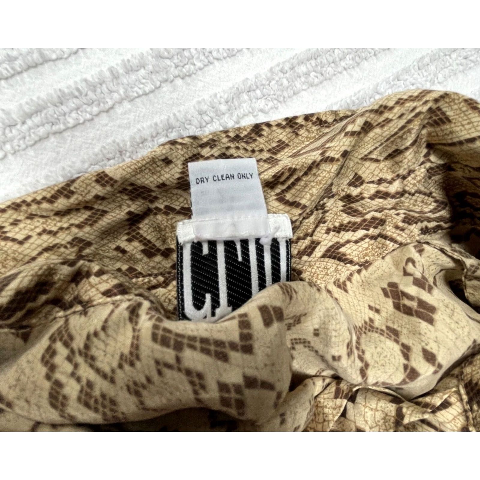 Vintage VINTAGE CLIO Women’s Button-Down Long Sleeve Snakeskin Silk Shirt Brown Size 12 Size XL / US 12-14 / IT 48-50 - 4 Thumbnail
