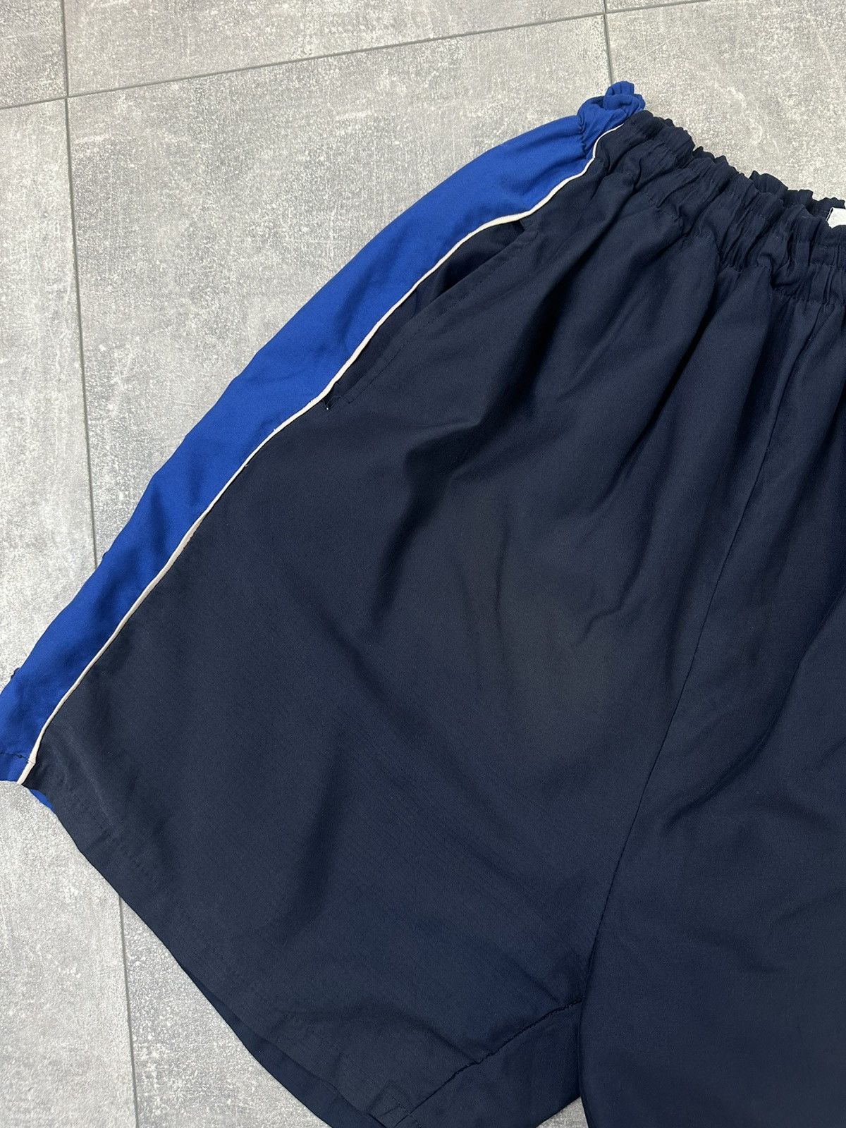 Nike Nike Vintage Y2K Shorts Small Swoosh Size US 36 / EU 52 - 8 Thumbnail