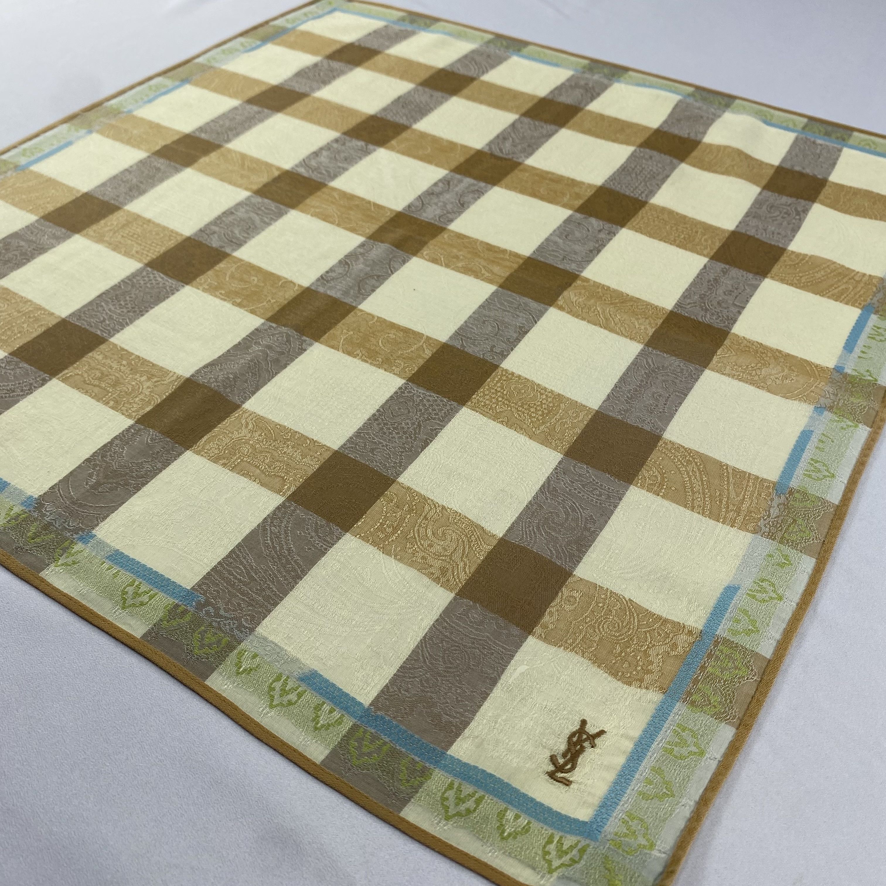 Yves Saint Laurent Yves Saint Laurent Handkerchief / Bandana / Neckerchief C879 Size ONE SIZE - 4 Thumbnail