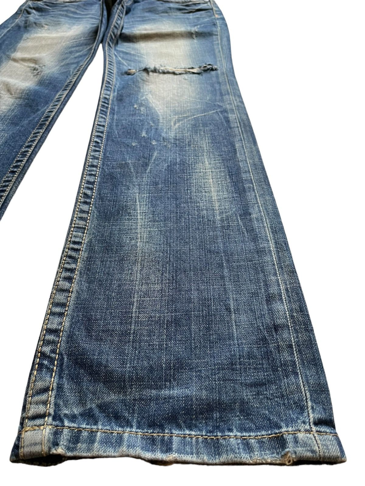 Japanese Brand Vintage Japanese Brand Rusty Mud Wash Distressed Loose Jeans Size US 33 - 7 Thumbnail