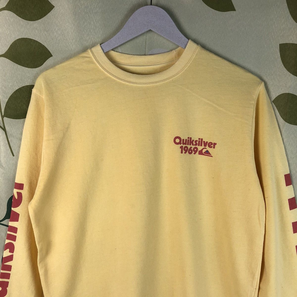 Quiksilver Quiksilver vintage Yellow Sweatshirt #7463 Size US M / EU 48-50 / 2 - 5 Thumbnail