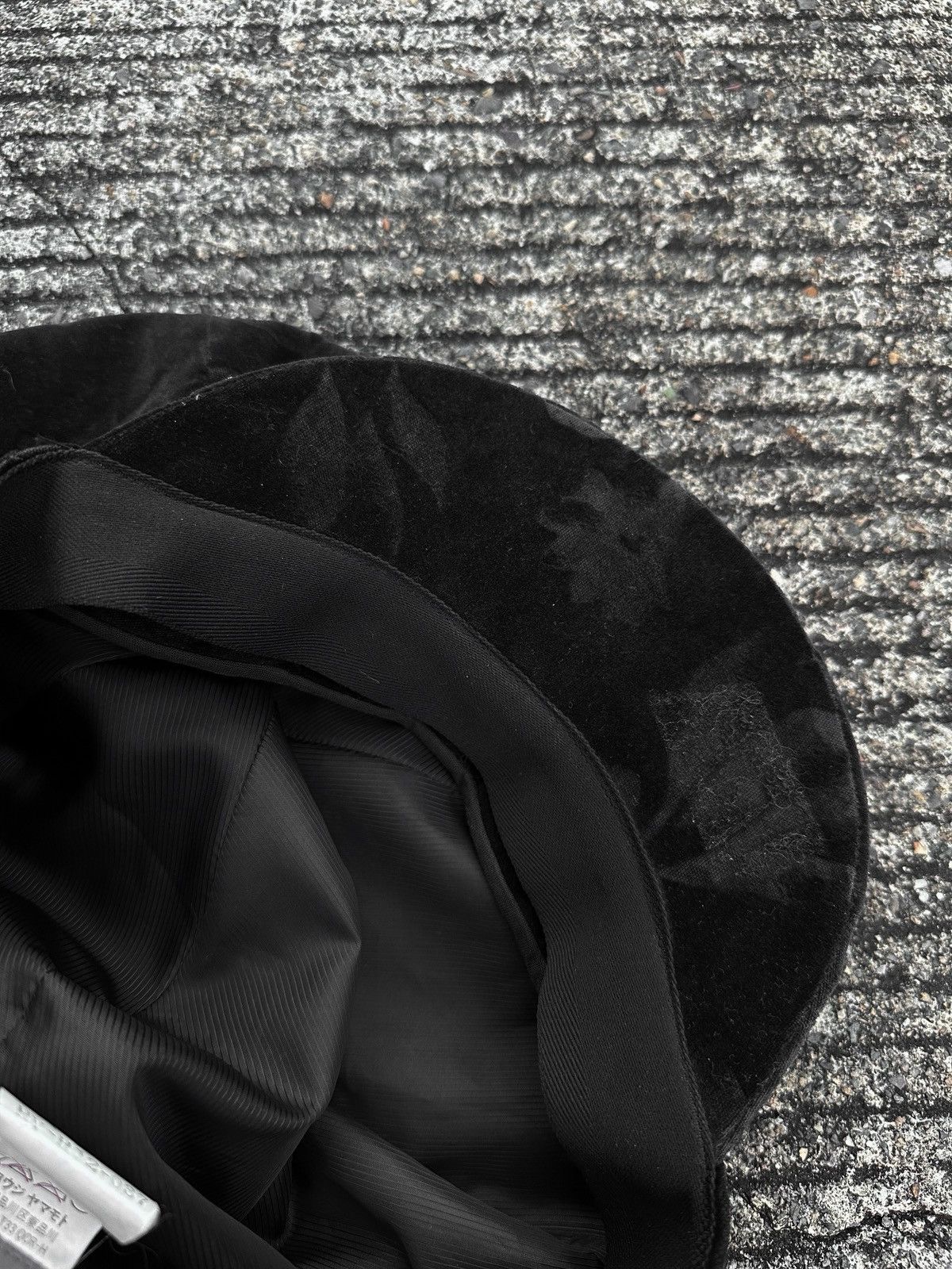 Yohji Yamamoto Yohji Yamamoto Pour Homme AW01 Runway Velvet Casquette Size ONE SIZE - 8 Thumbnail
