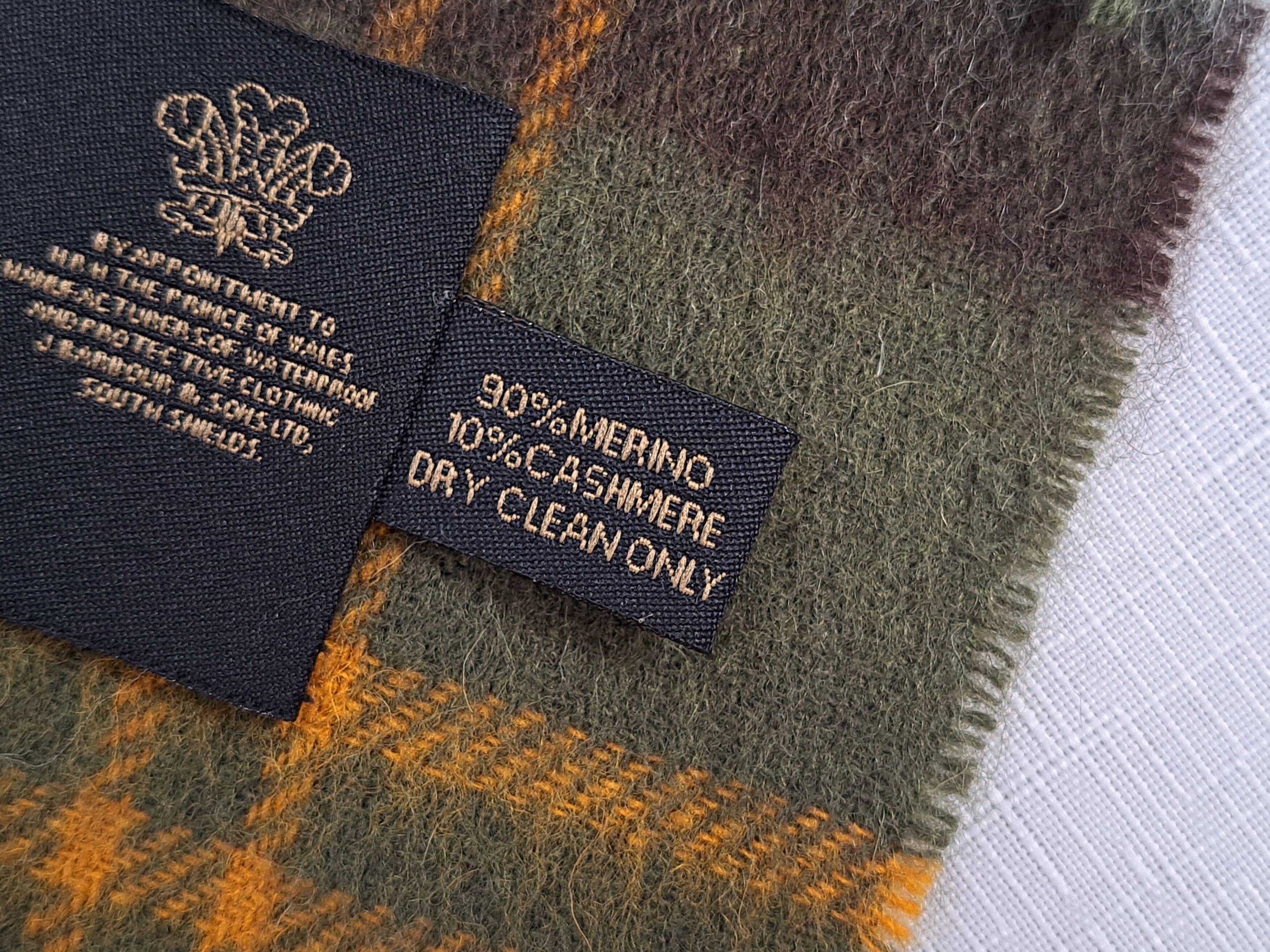 Barbour BARBOUR wool/cashmere tartan scarf. Size ONE SIZE - 6 Preview