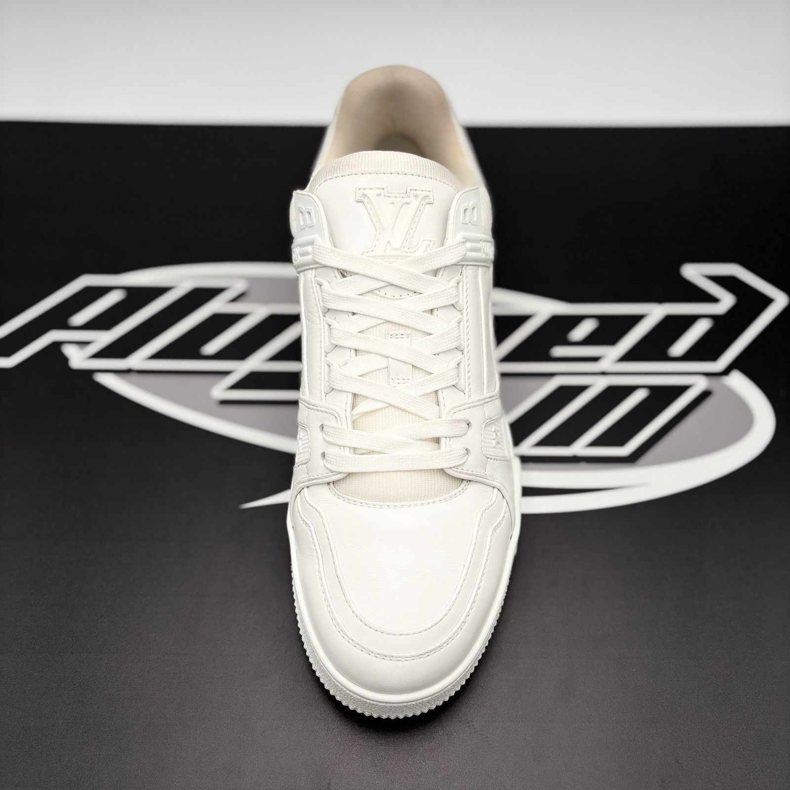 Louis Vuitton Louis Vuitton Trainer ' White ' | EXCELLENT CONDITION! Size US 8.5 / EU 41-42 - 16 Thumbnail