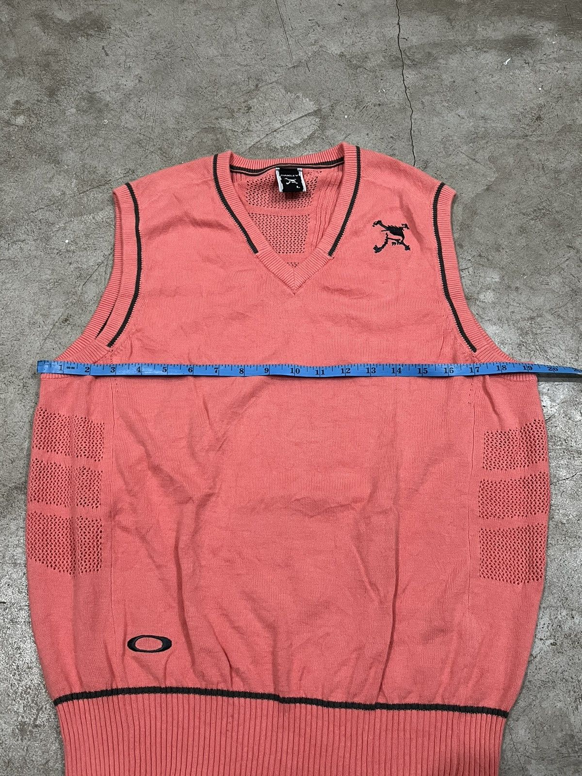 Oakley × Travis Scott × Vintage Rare! Pink Oakley Softwear Skull Logo Design Knitted Vest Size US L / EU 52-54 / 3 - 7 Thumbnail