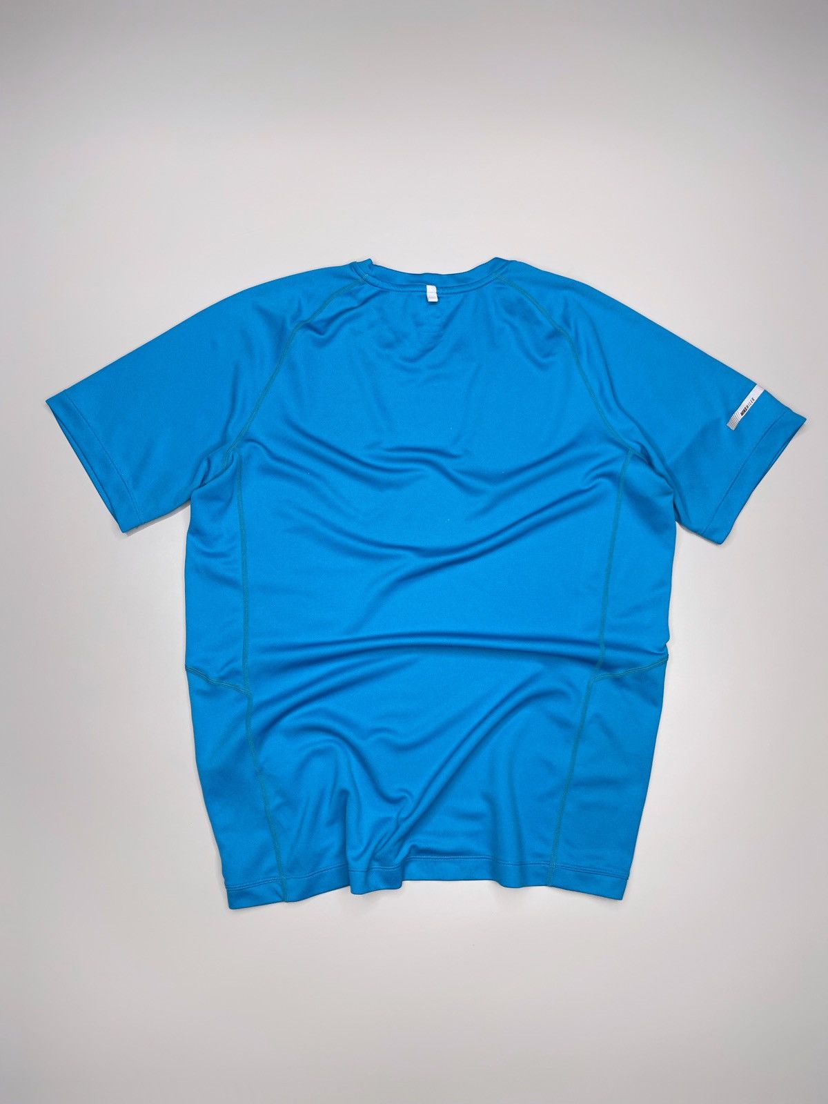 Vintage Vintage Y2K Nike Miler Dri-Fit Tee Size US M / EU 48-50 / 2 - 11 Thumbnail