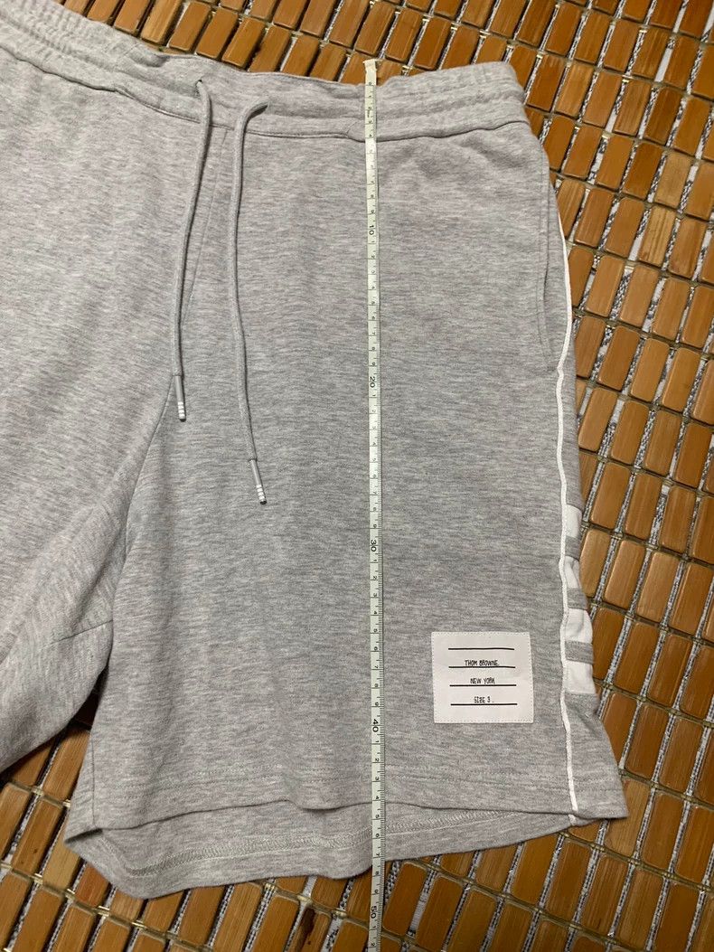 Thom Browne Thom Browne size3 Classic side-striped shorts Size US 26 / EU 42 - 7 Thumbnail