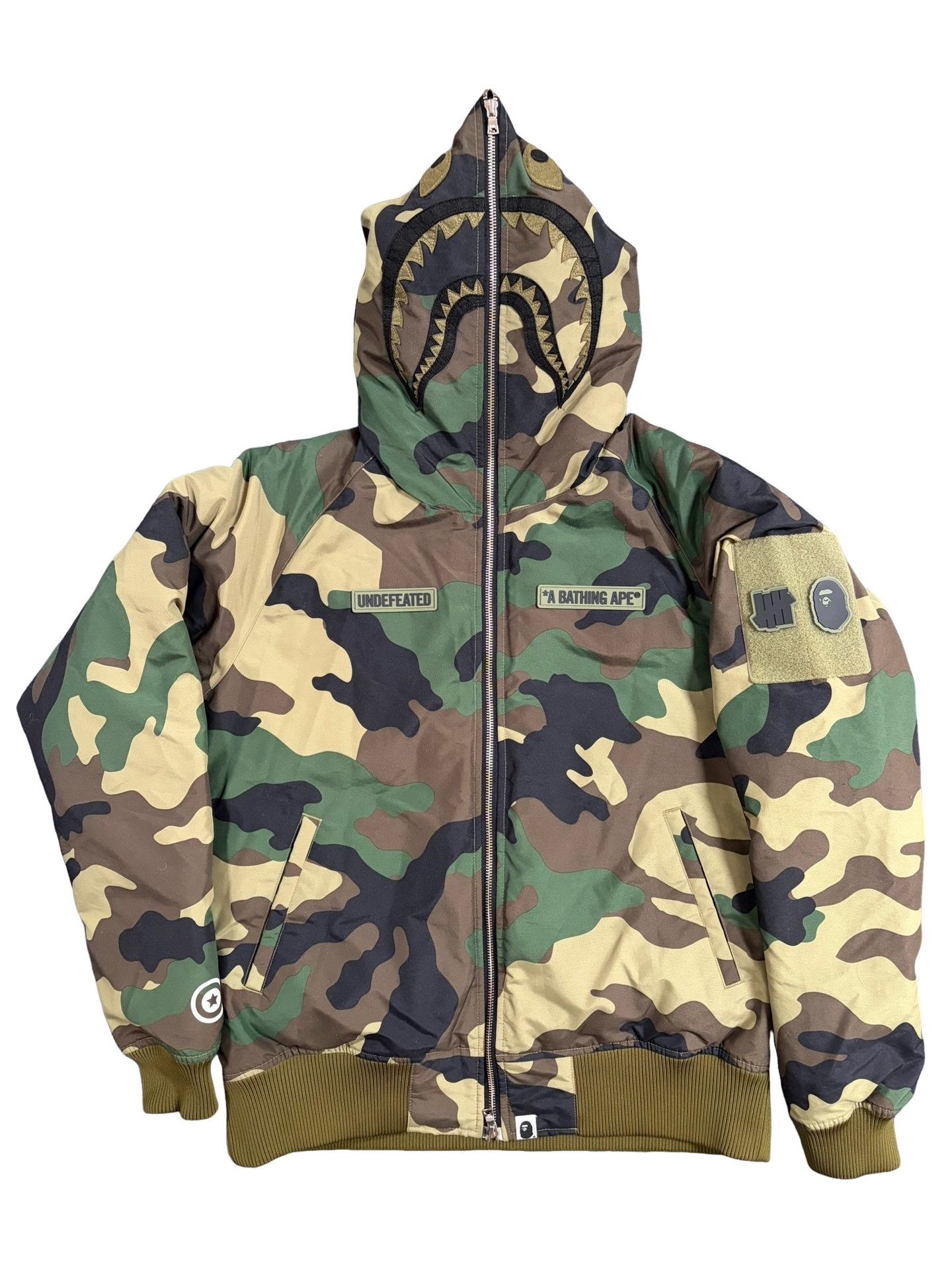 Bape A Bathing Ape x Undefeated Shark Down Jacket L Size US L / EU 52-54 / 3 - 1 Thumbnail